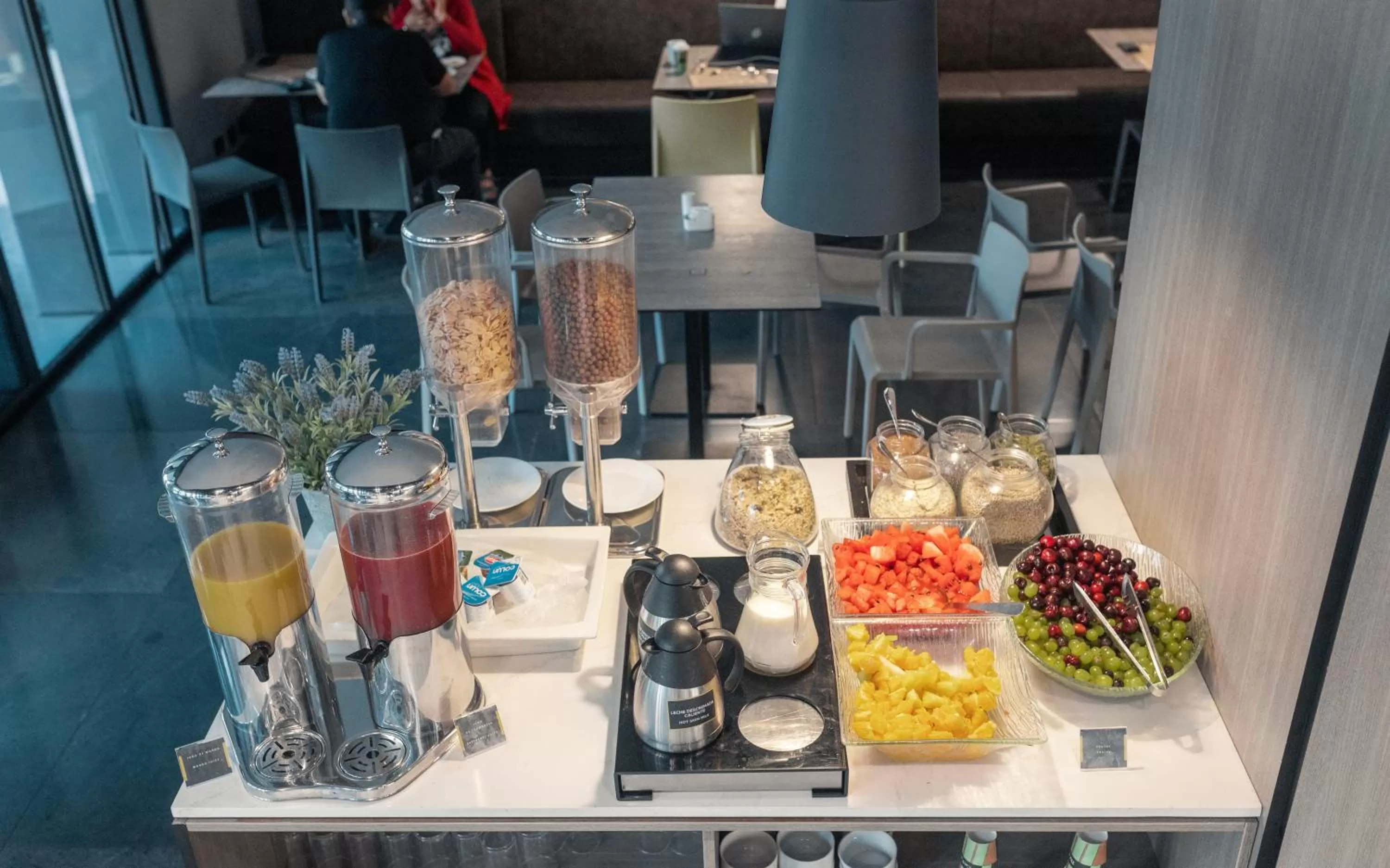 Breakfast in Ola Santiago Providencia, Tapestry Collection by Hilton