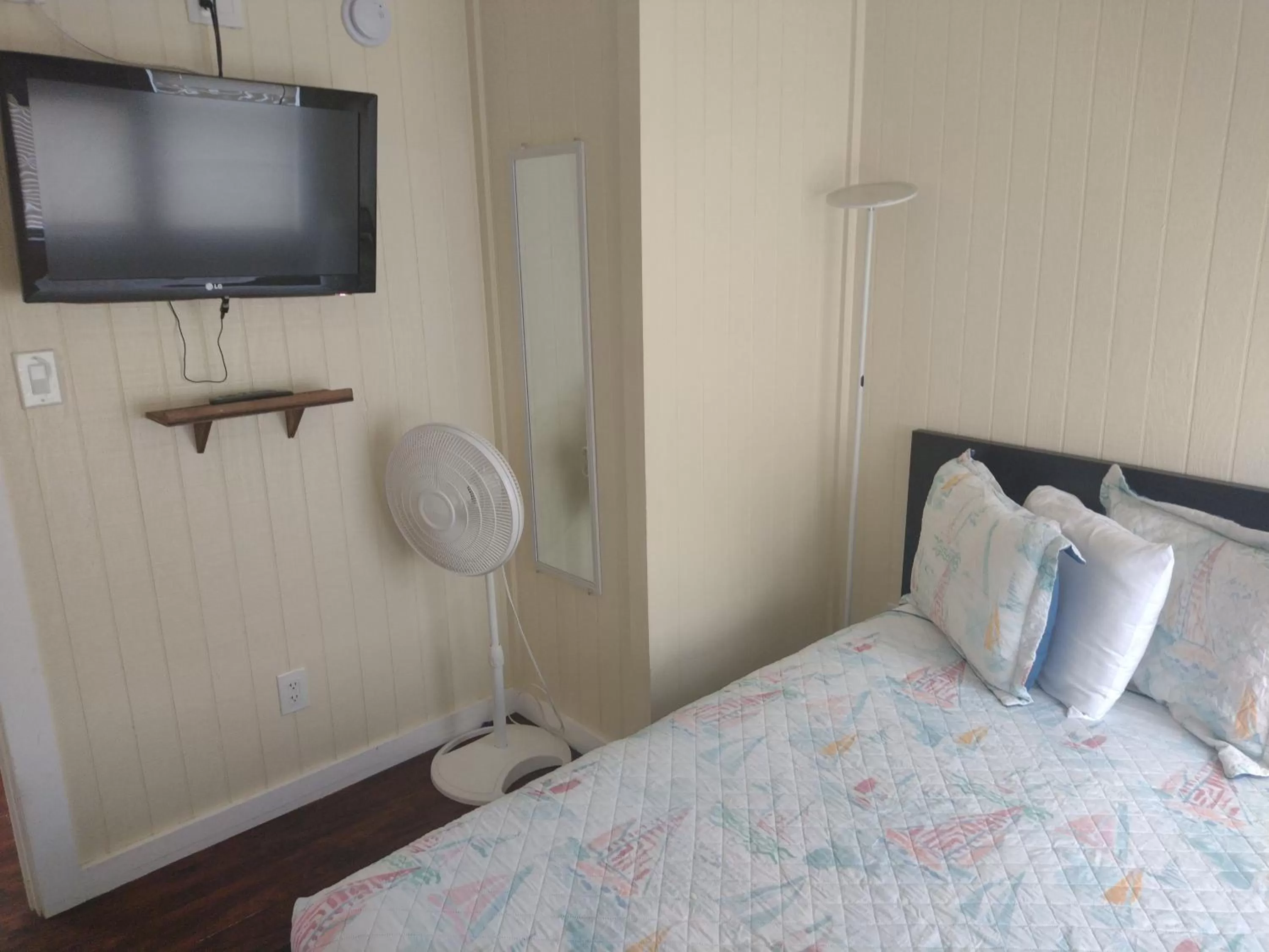 Bedroom, Bed in Double Barr Cottage Inn