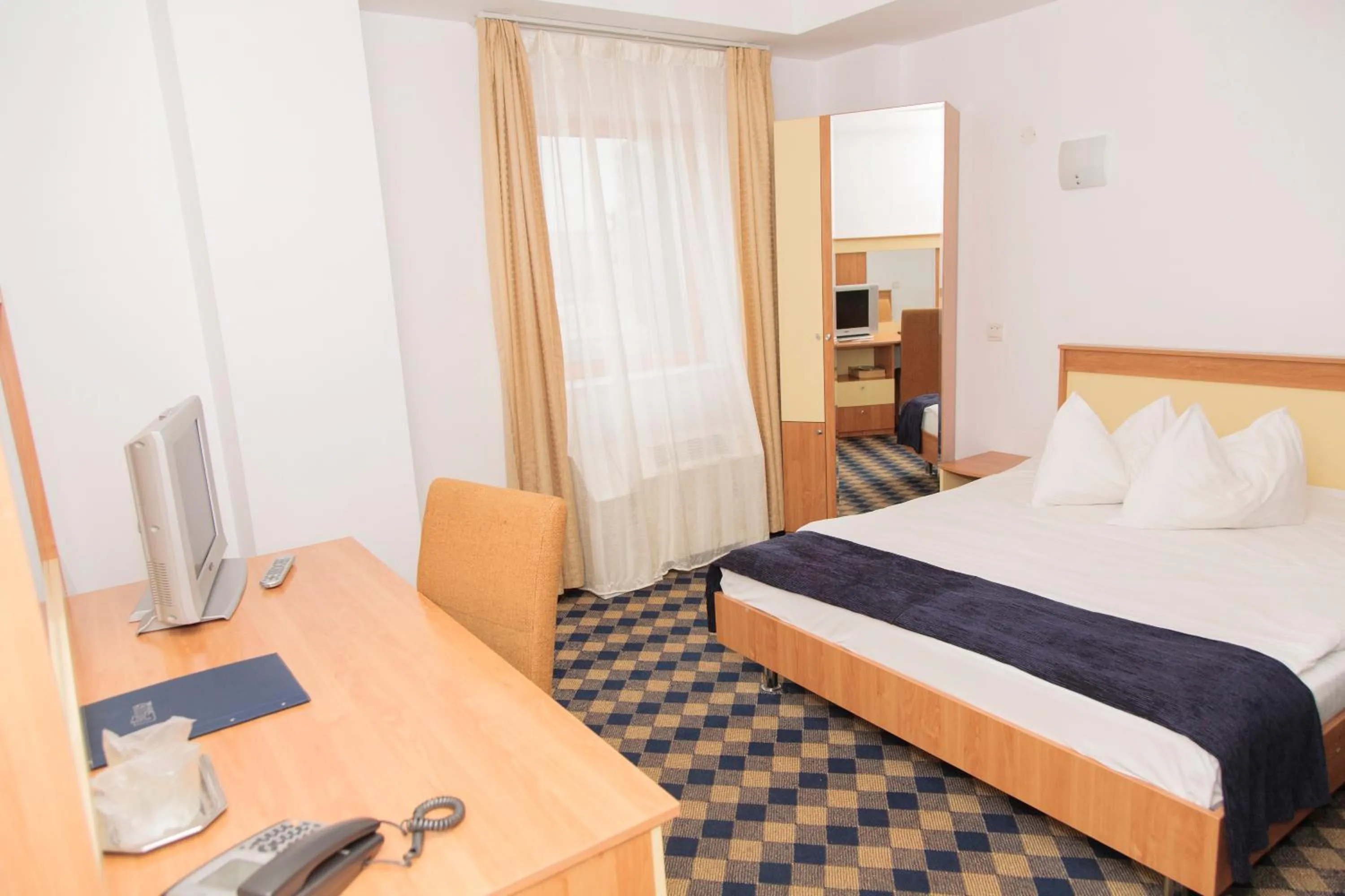 Double Room in Plus Hotel