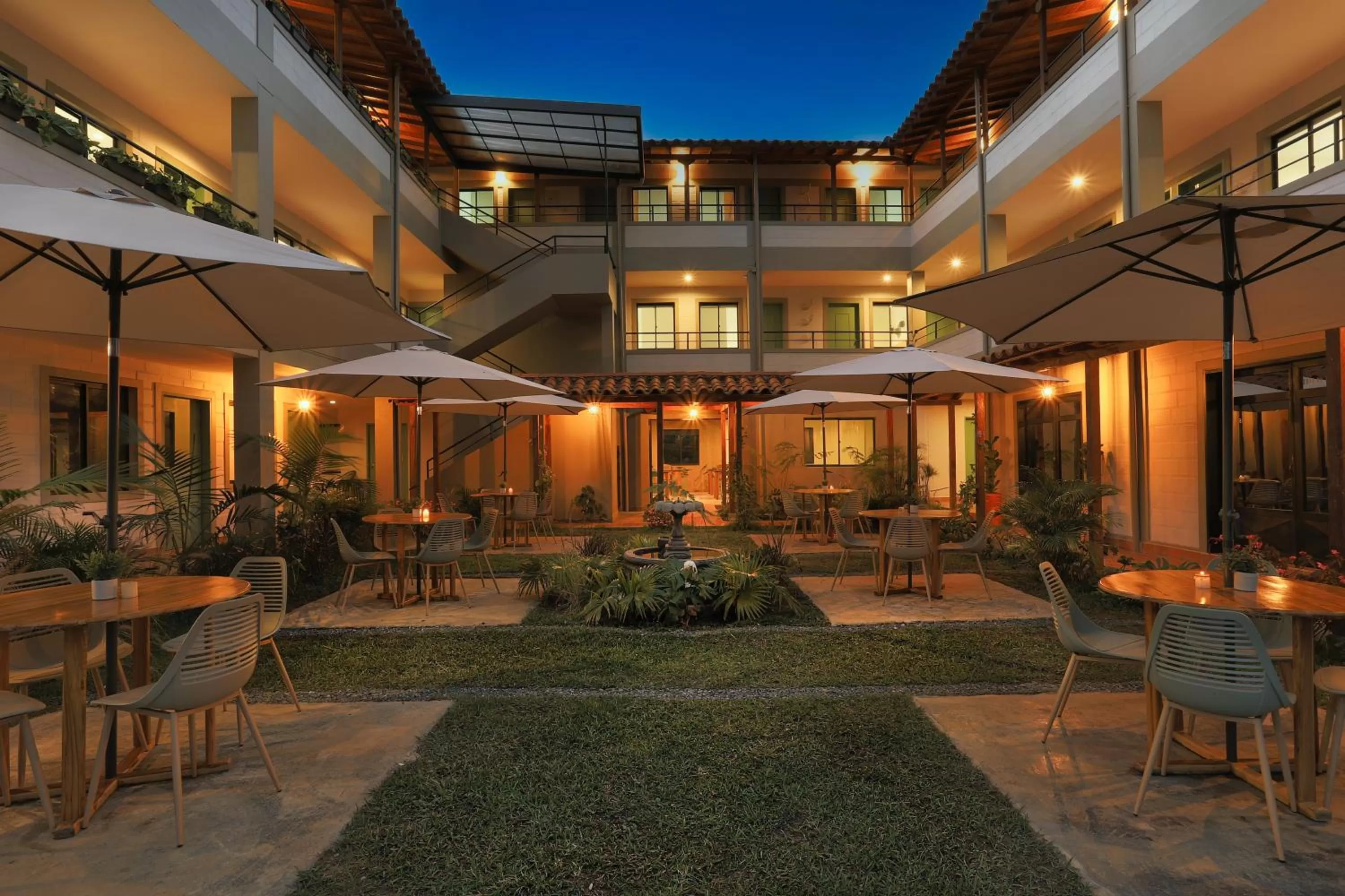 Property building, Restaurant/Places to Eat in Soy Local Guatape