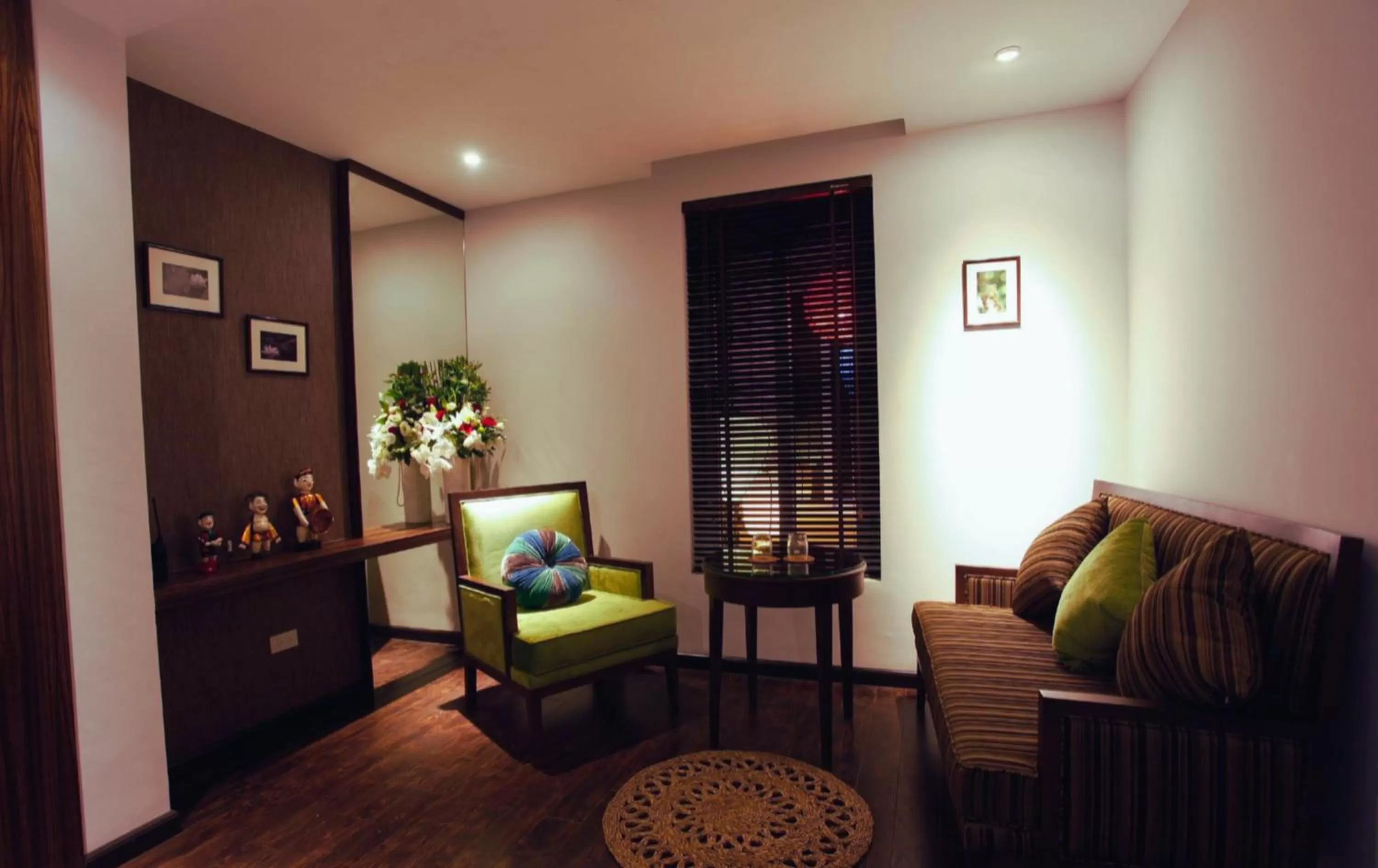 Living room in Hotel Emerald Waters Classy