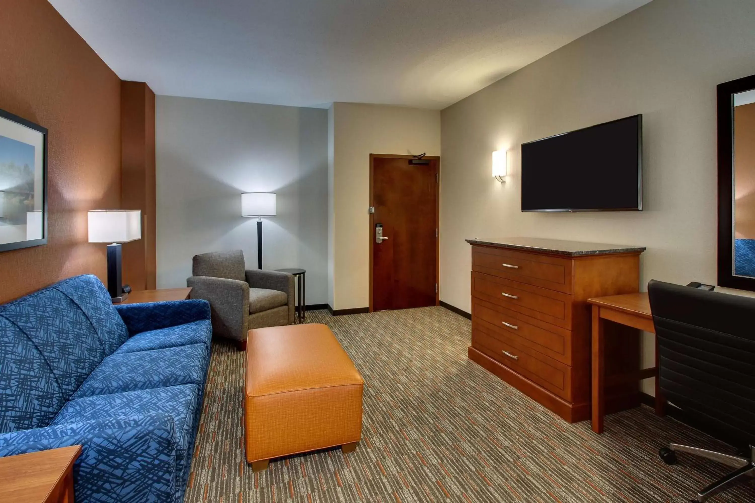 Queen Suite with Sofa Bed - Accessible, Tub in Drury Inn & Suites Iowa City Coralville Queen Suite with Sofa Bed - Accessible, Tub in Drury Inn & Suites Iowa City Coralville