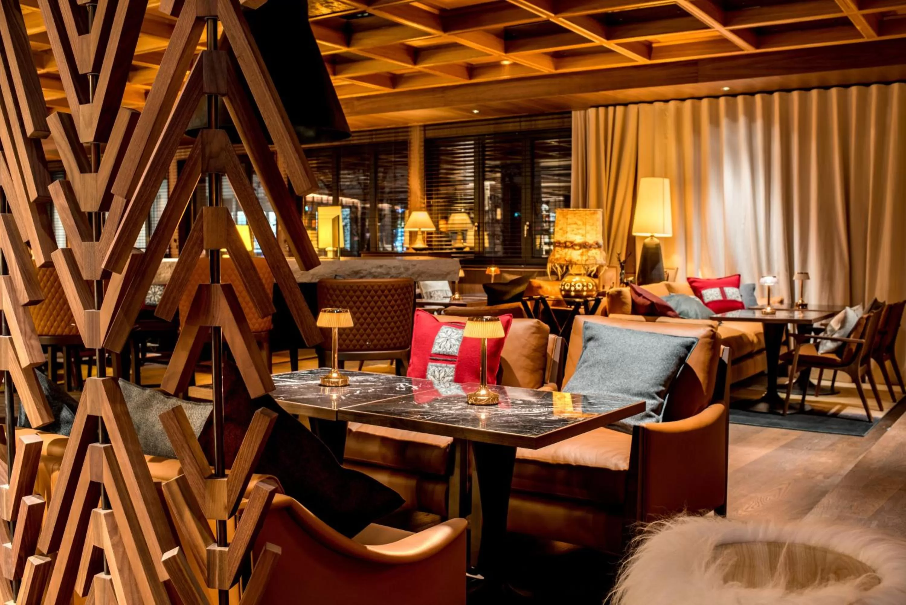 Nightclub / DJ in Schweizerhof Zermatt - a Small Luxury Hotel