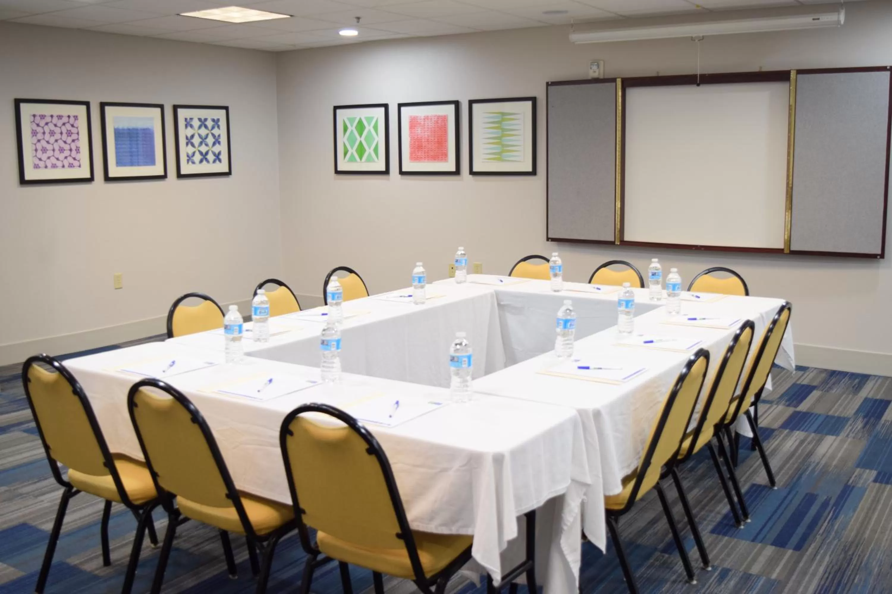 Meeting/conference room in Holiday Inn Express & Suites Pensacola West I-10 by IHG