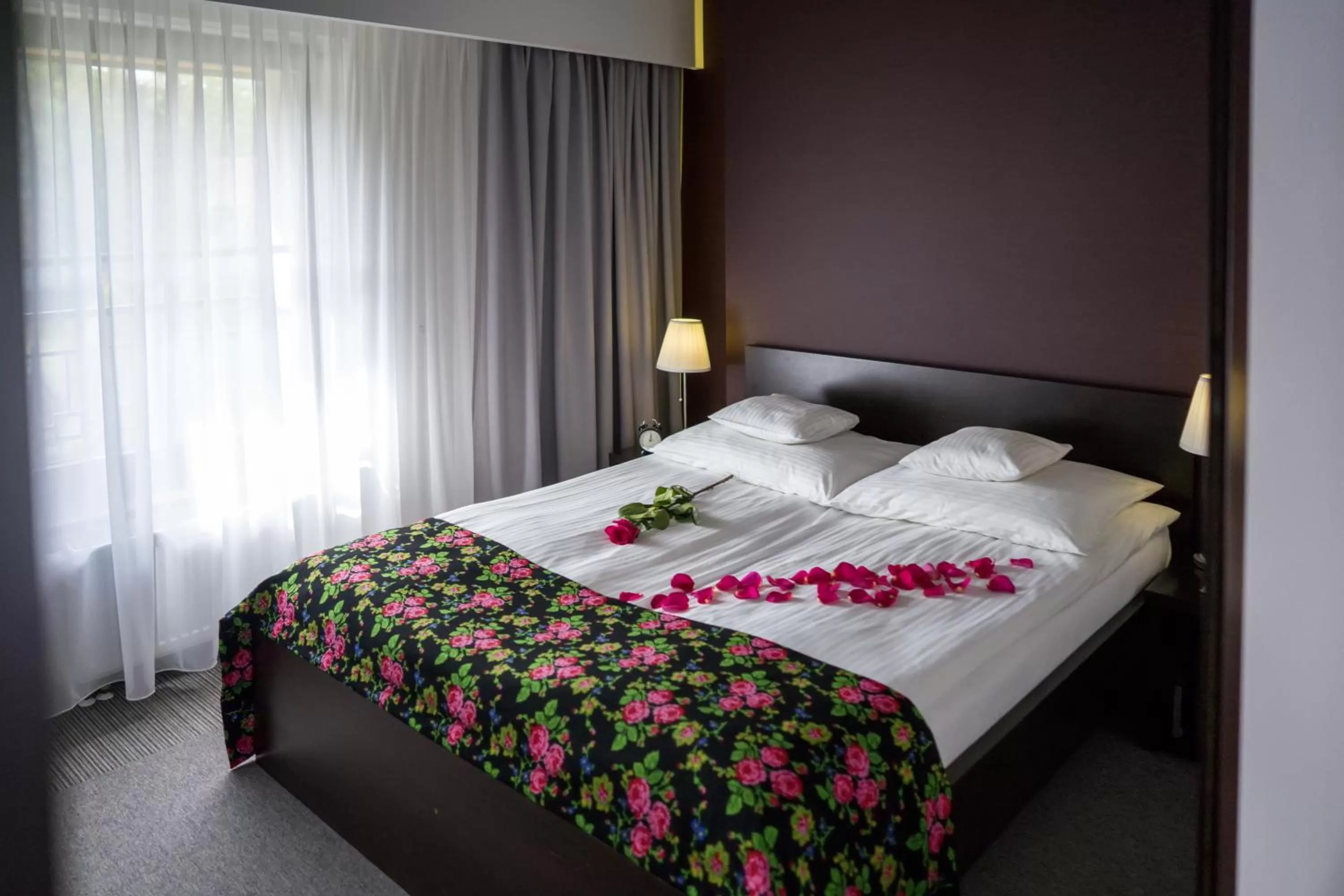 Bedroom, Bed in Rezydencja Sienkiewiczówka