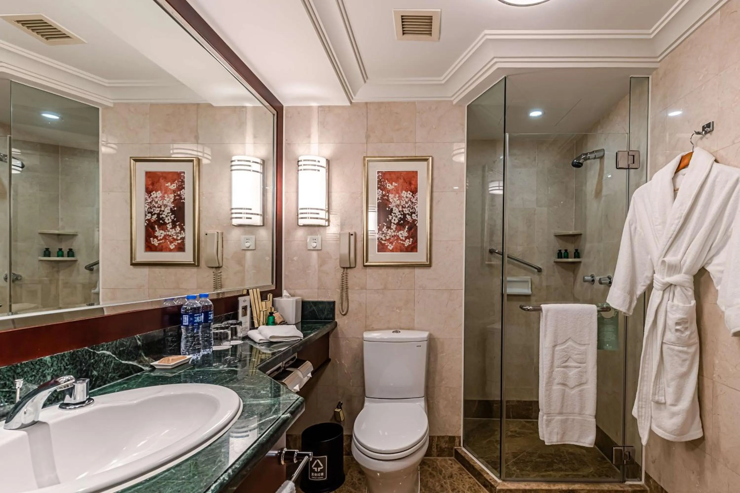Bathroom in Shangri-La Wuhan