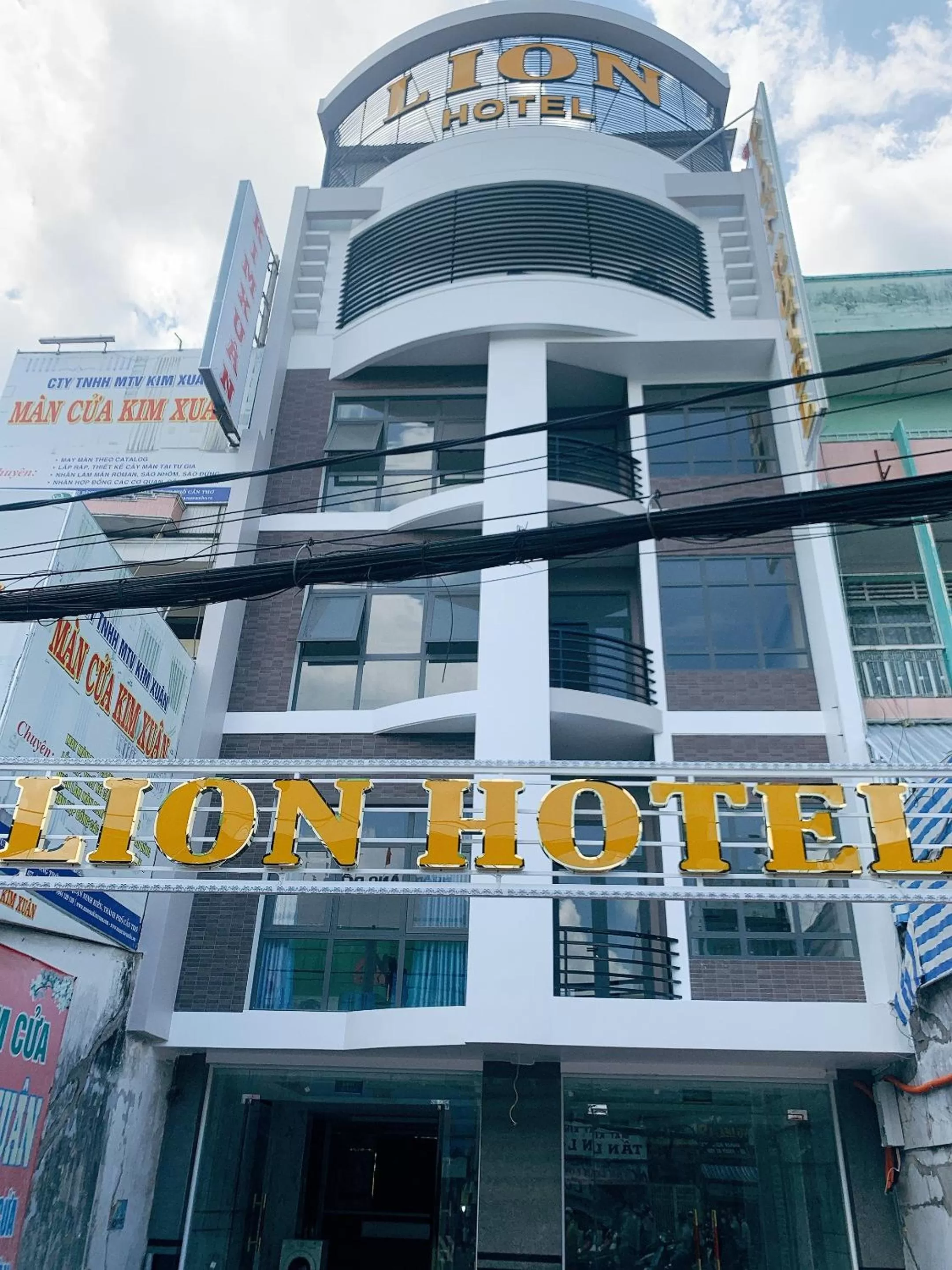 Property Building in LION HOTEL