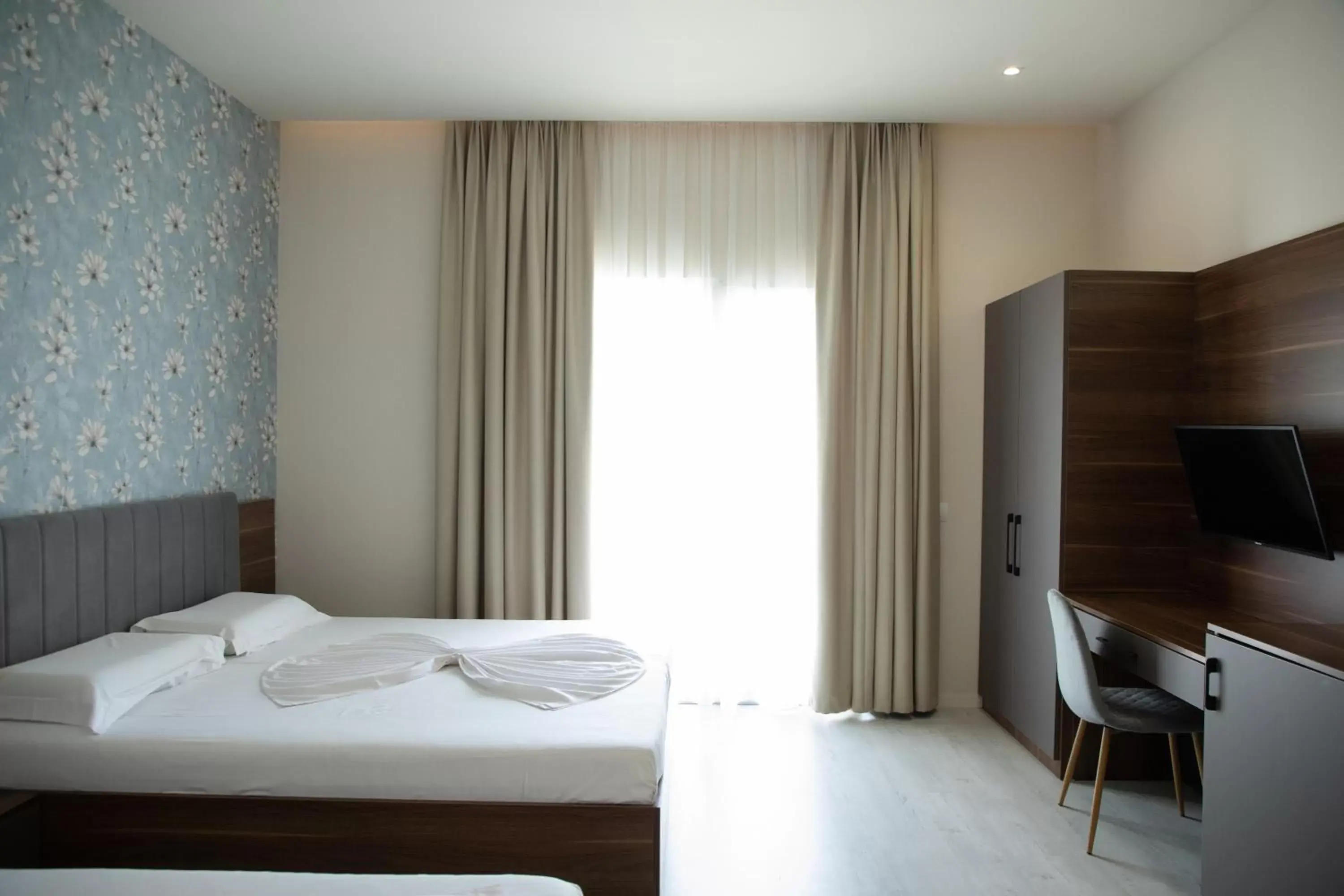 Superior Family Room in Hotel Dyrrah Superior Family Room in Hotel Dyrrah