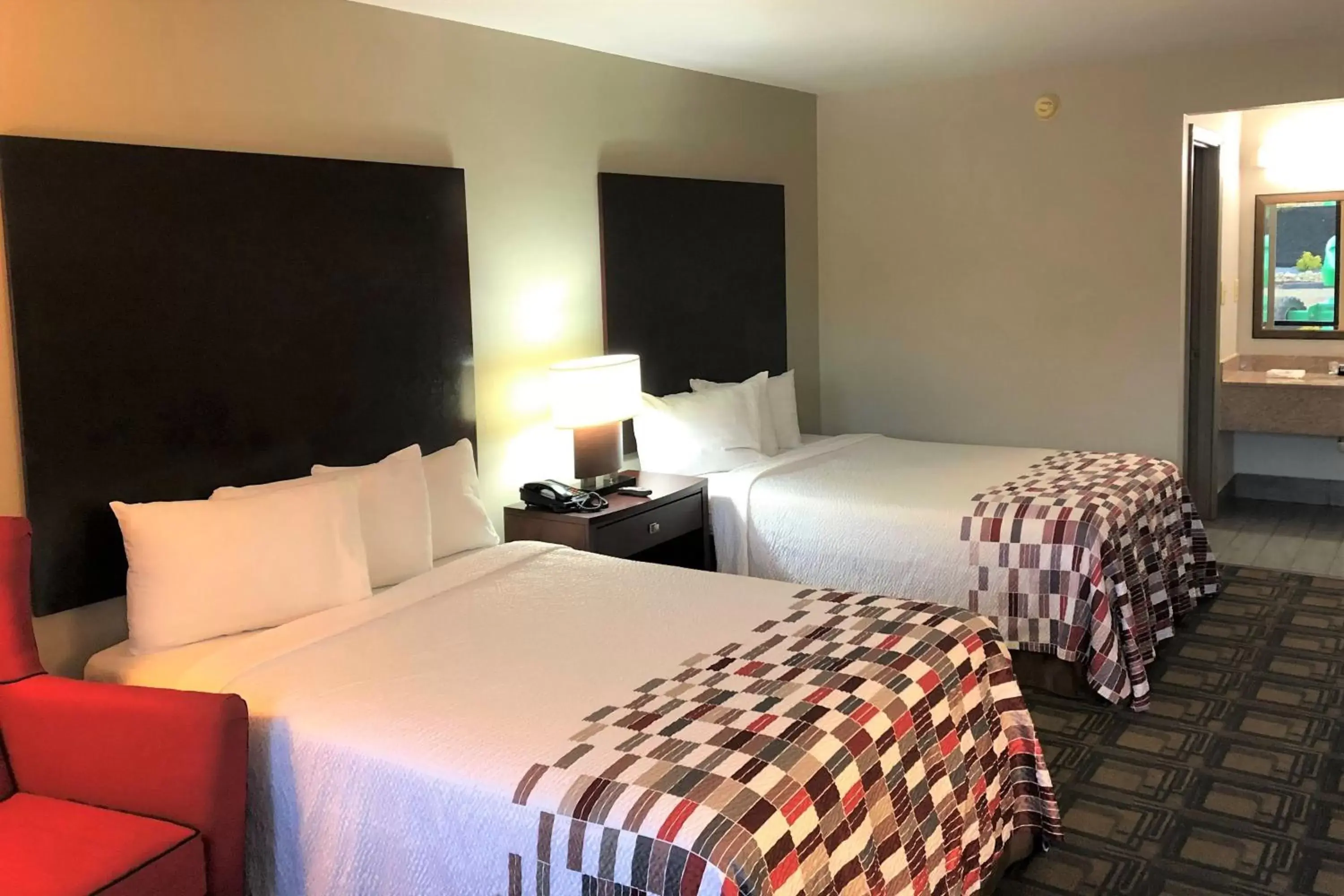 Deluxe Room with Two Queen Beds Non-Smoking in Red Roof Inn Griffin Deluxe Room with Two Queen Beds Non-Smoking in Red Roof Inn Griffin