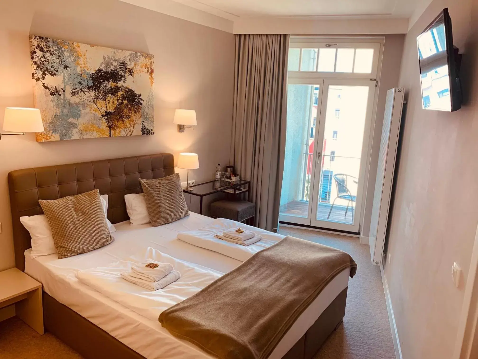 Double Room with Balcony - single occupancy in Lindenau Inn Double Room with Balcony - single occupancy in Lindenau Inn