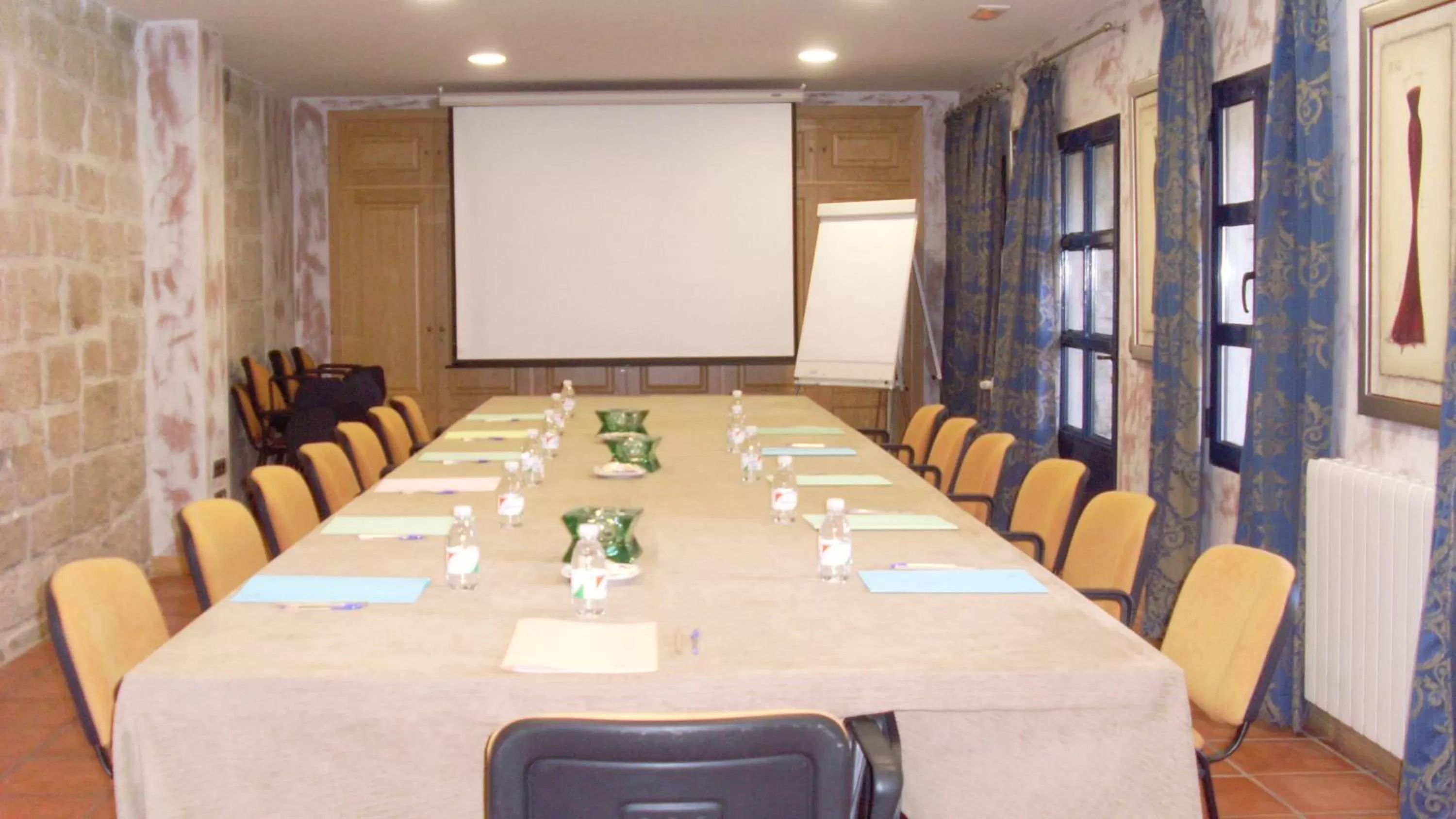 Business facilities in Hotel Sara De Ur