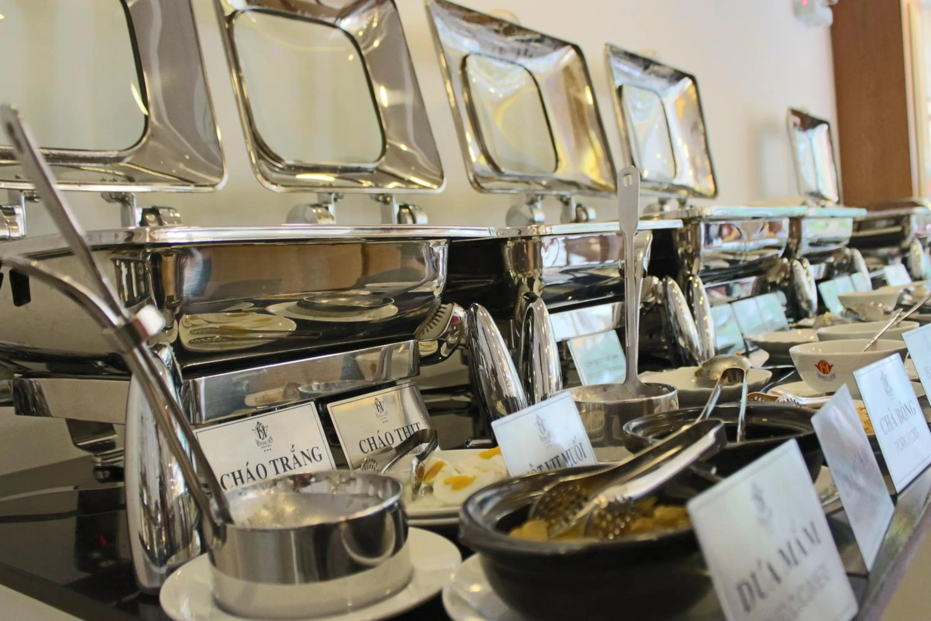 Food in Huong Sen Annex Hotel