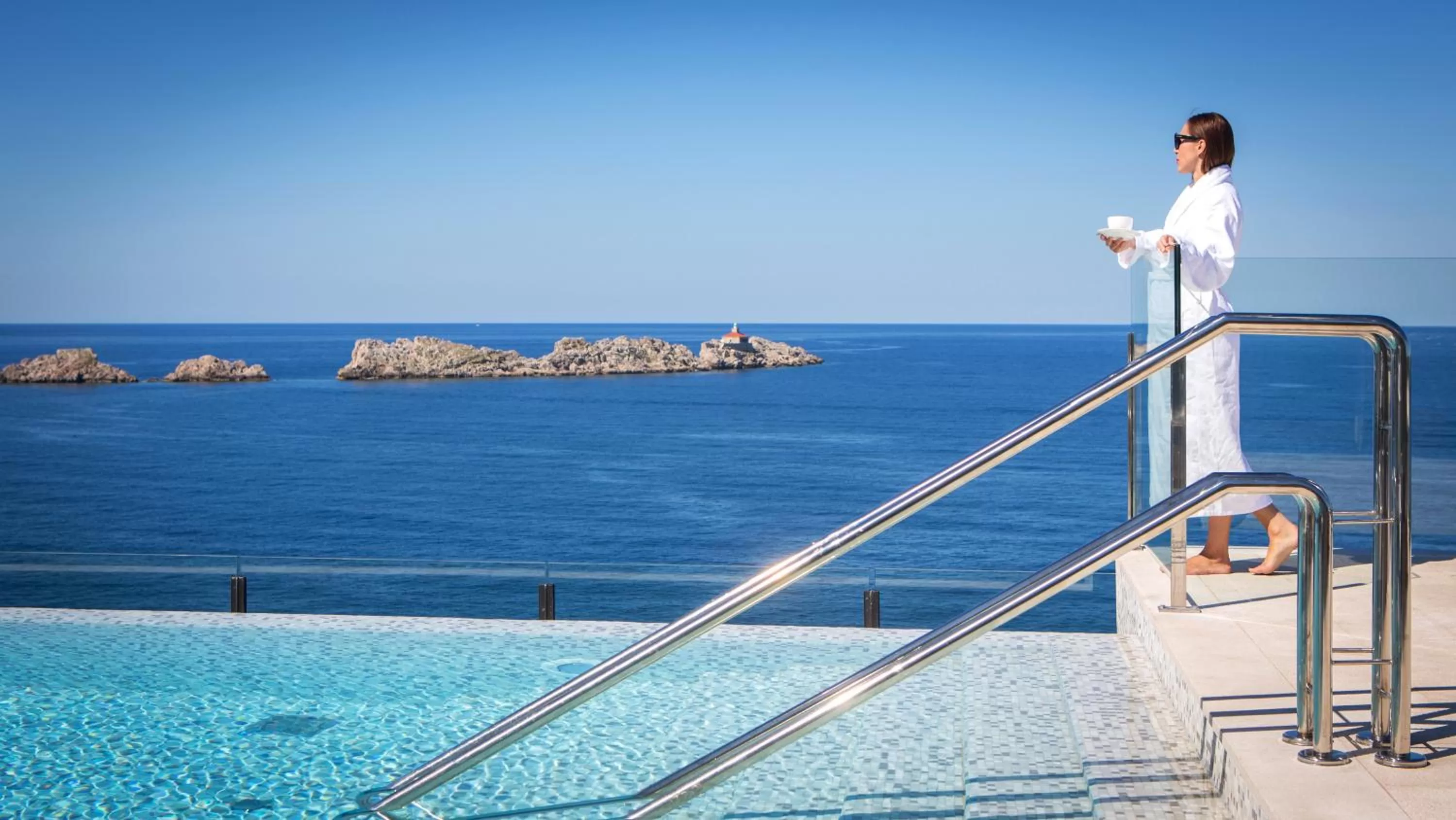Balcony/Terrace in Royal Blue Hotel