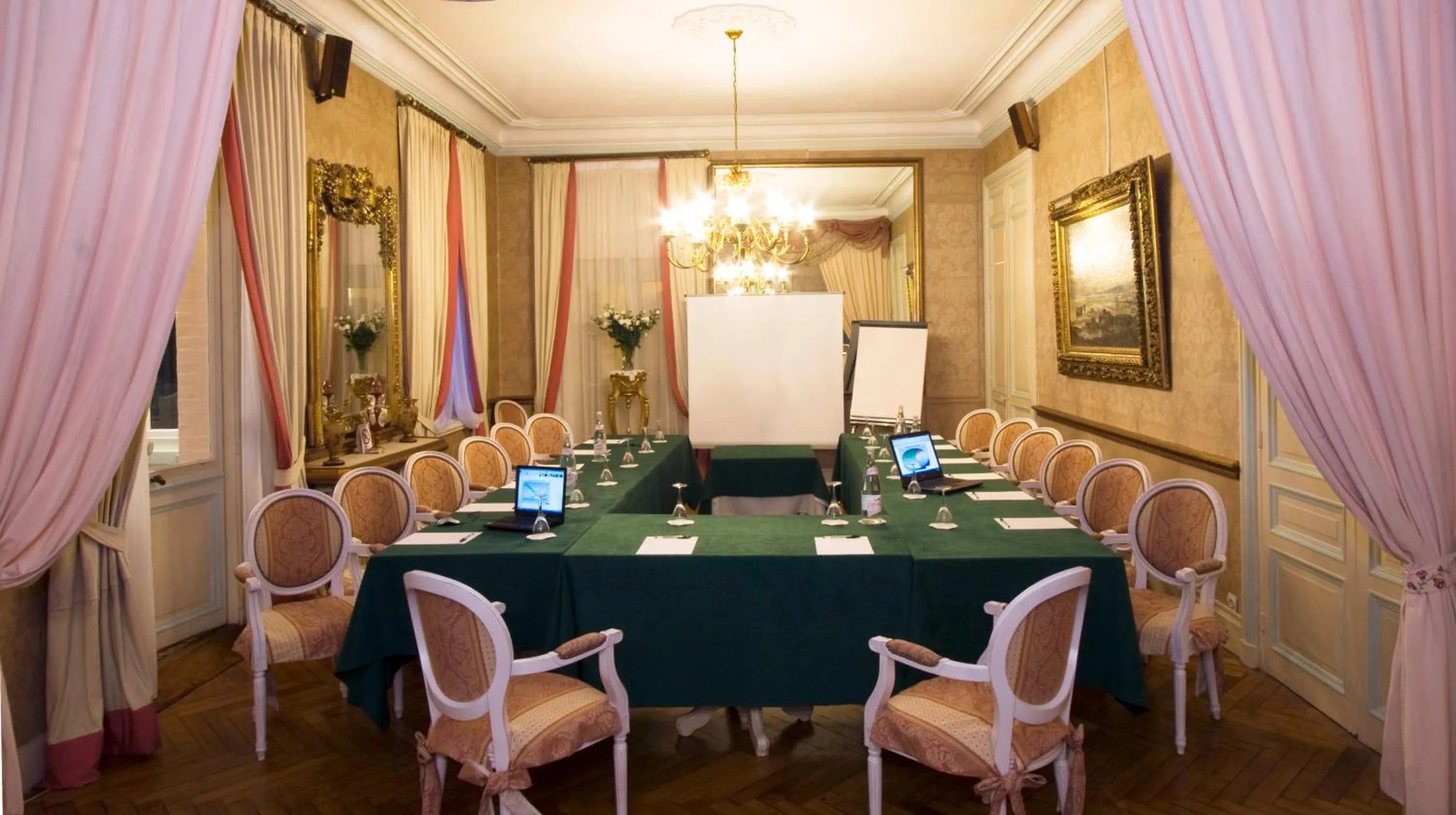 Business facilities in Belle Isle Sur Risle - Chateau Hotel & Spa
