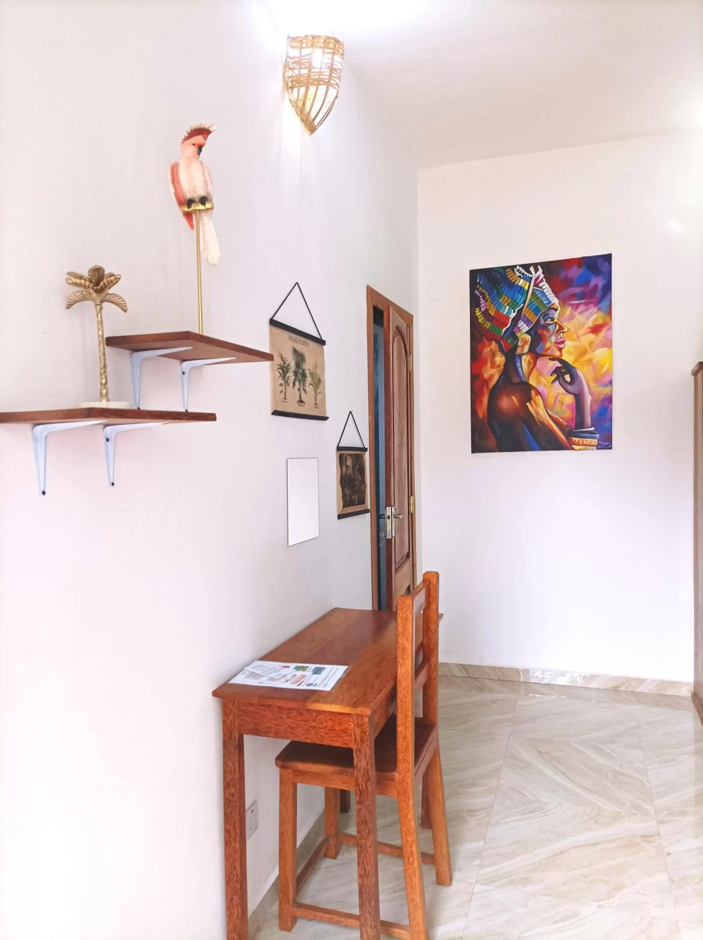 Dining Area in Zanzicrown