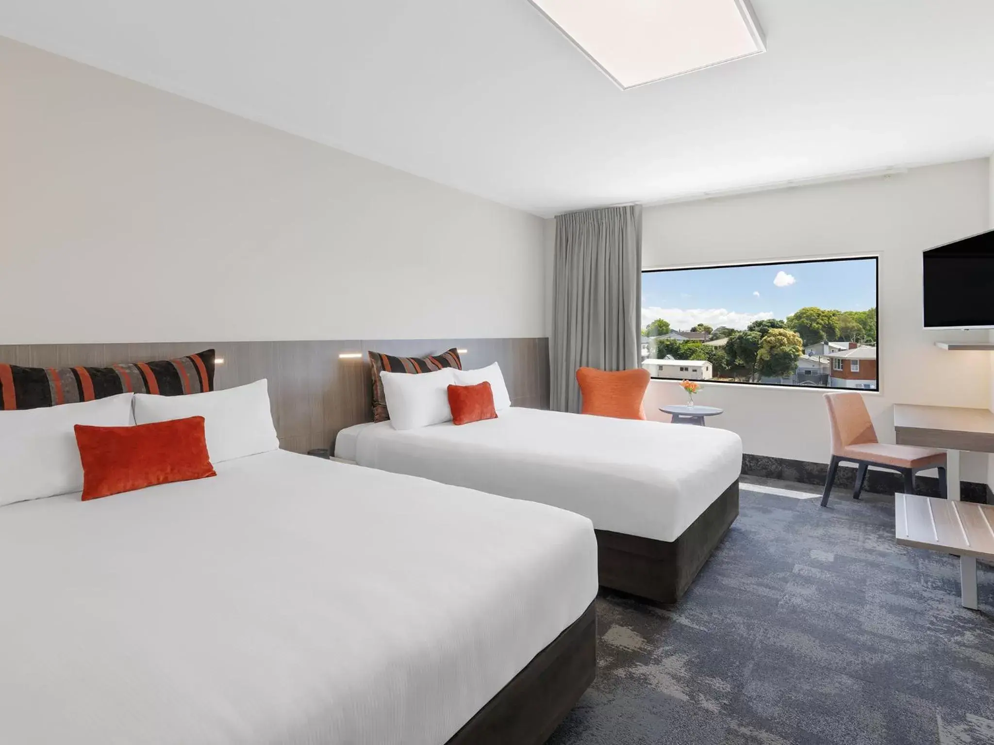 Deluxe Twin Room with Two Queen Beds in JetPark Auckland Airport Hotel Deluxe Twin Room with Two Queen Beds in JetPark Auckland Airport Hotel