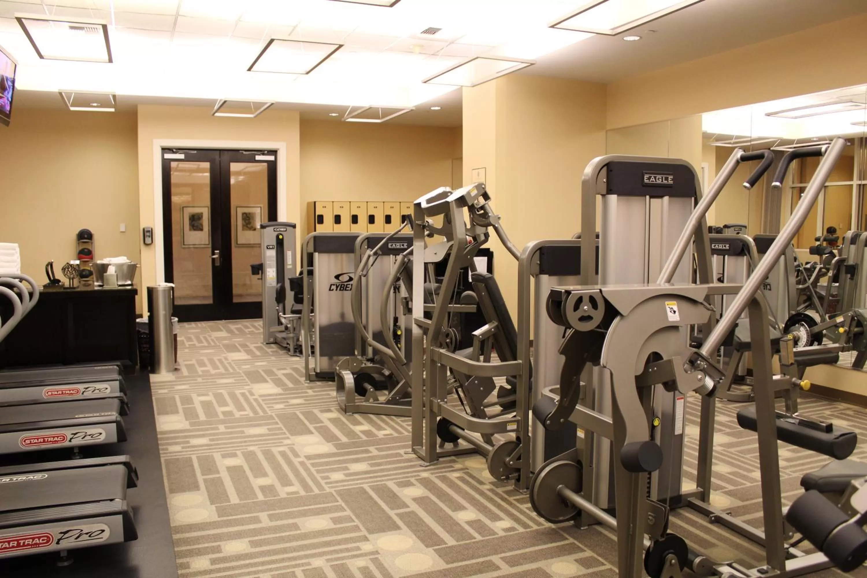 Fitness centre/facilities in Luxury Suites International at The Signature