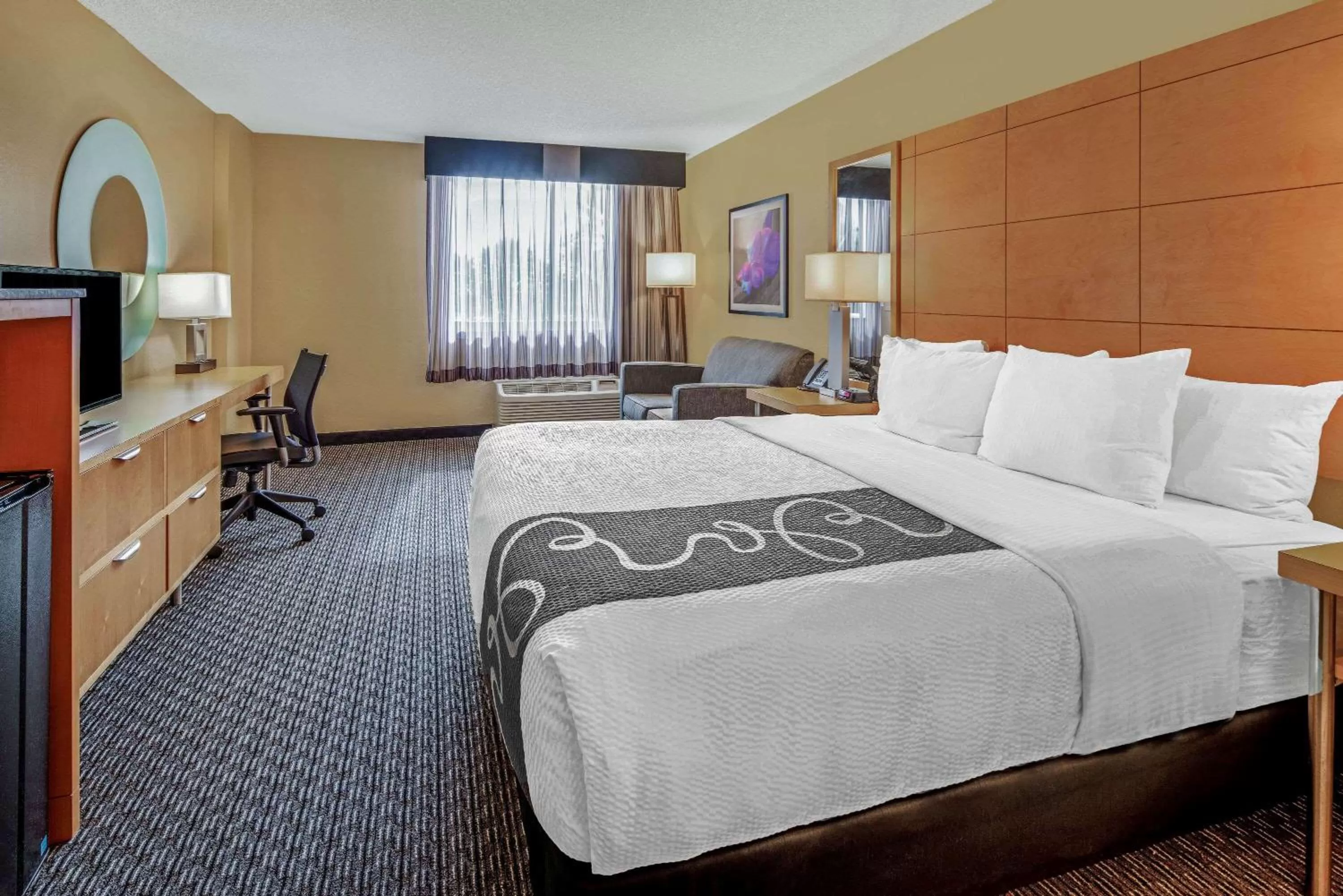 King Room with Mobility/Hearing Impaired Access - Non-Smoking in La Quinta by Wyndham Naples Downtown