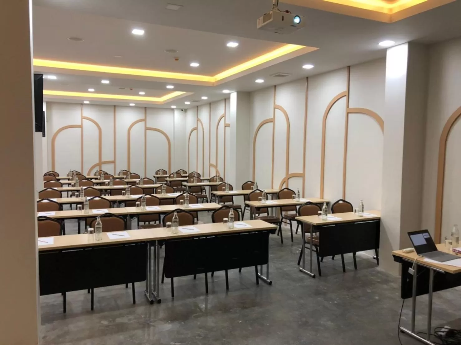 Banquet/Function facilities in Nappiness Hotel