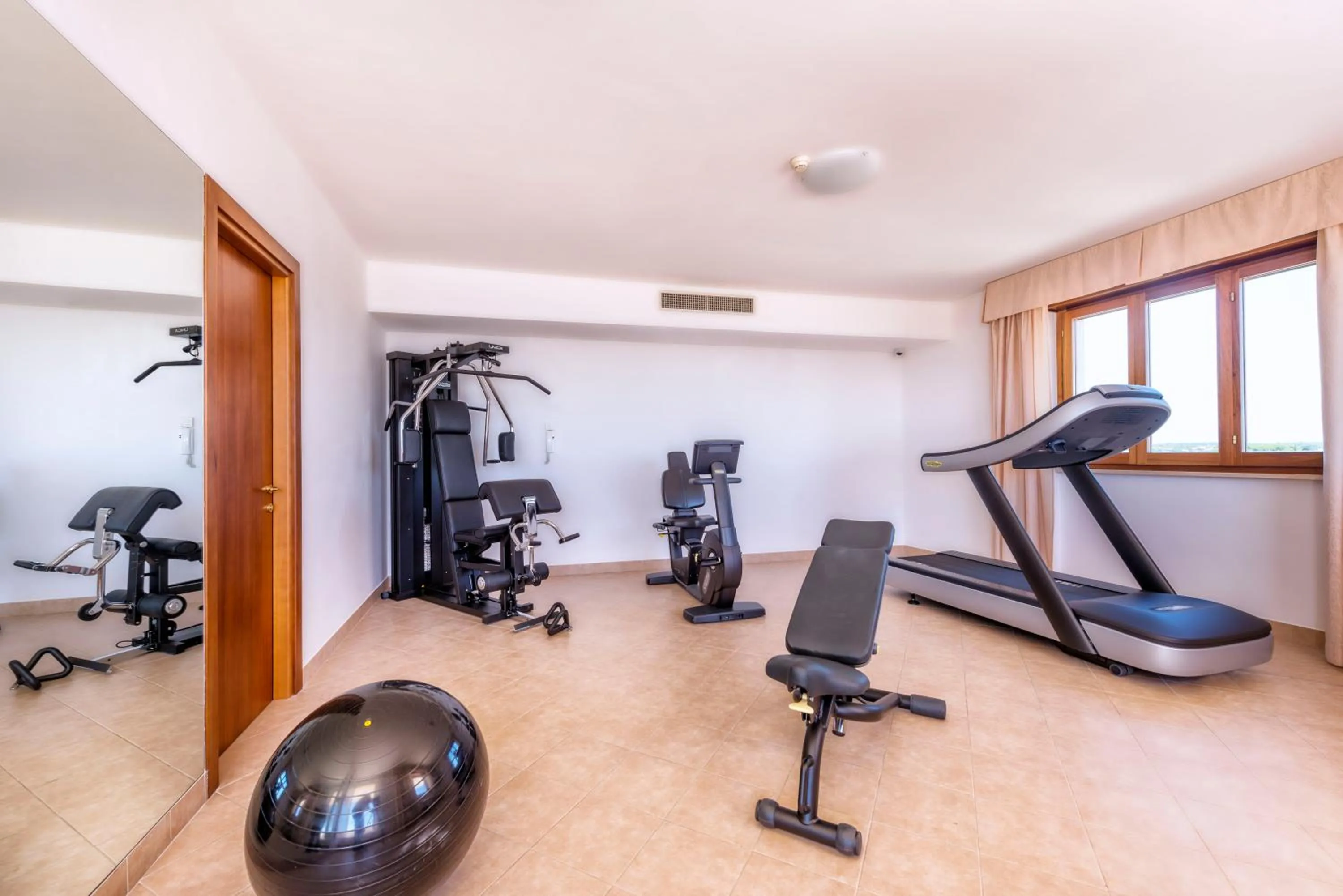 Fitness centre/facilities in Astura Palace Hotel