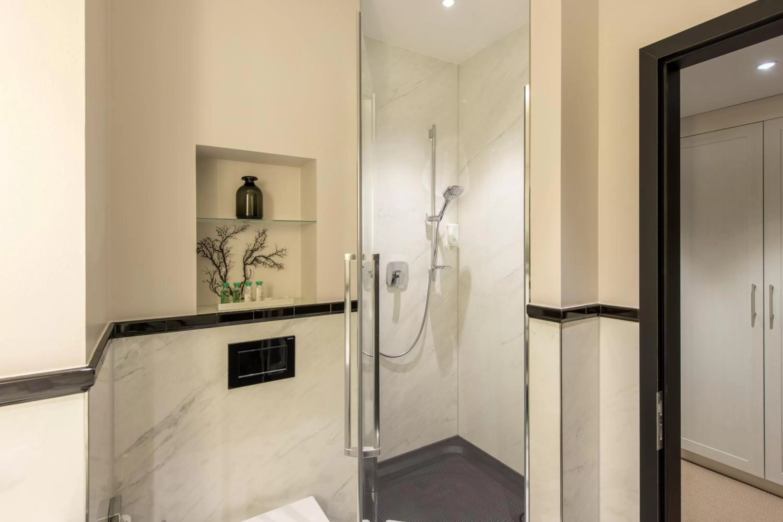 Shower in Hotel Am Leuchtturm