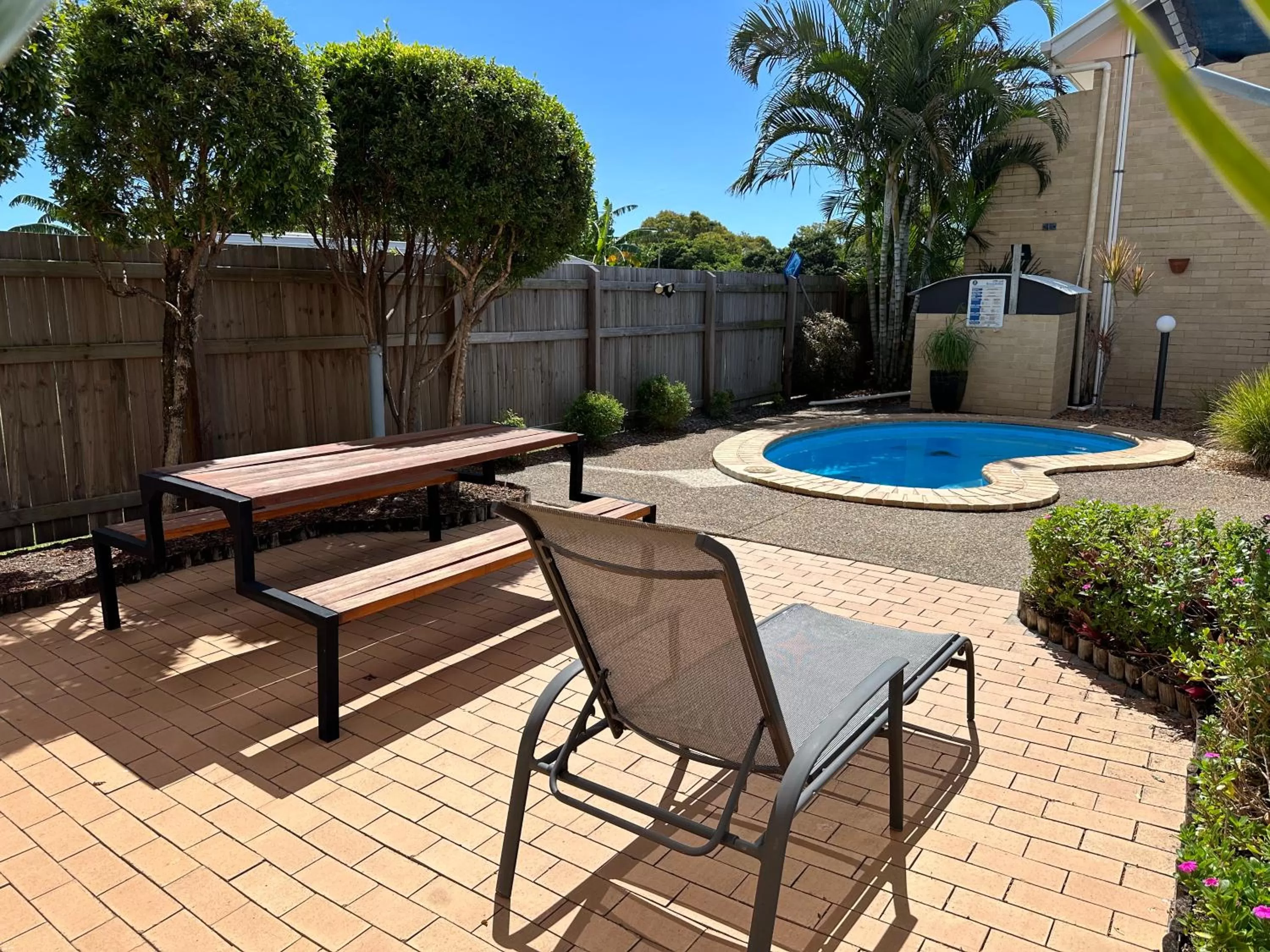 Garden view in Best Western Ambassador Motor Lodge
