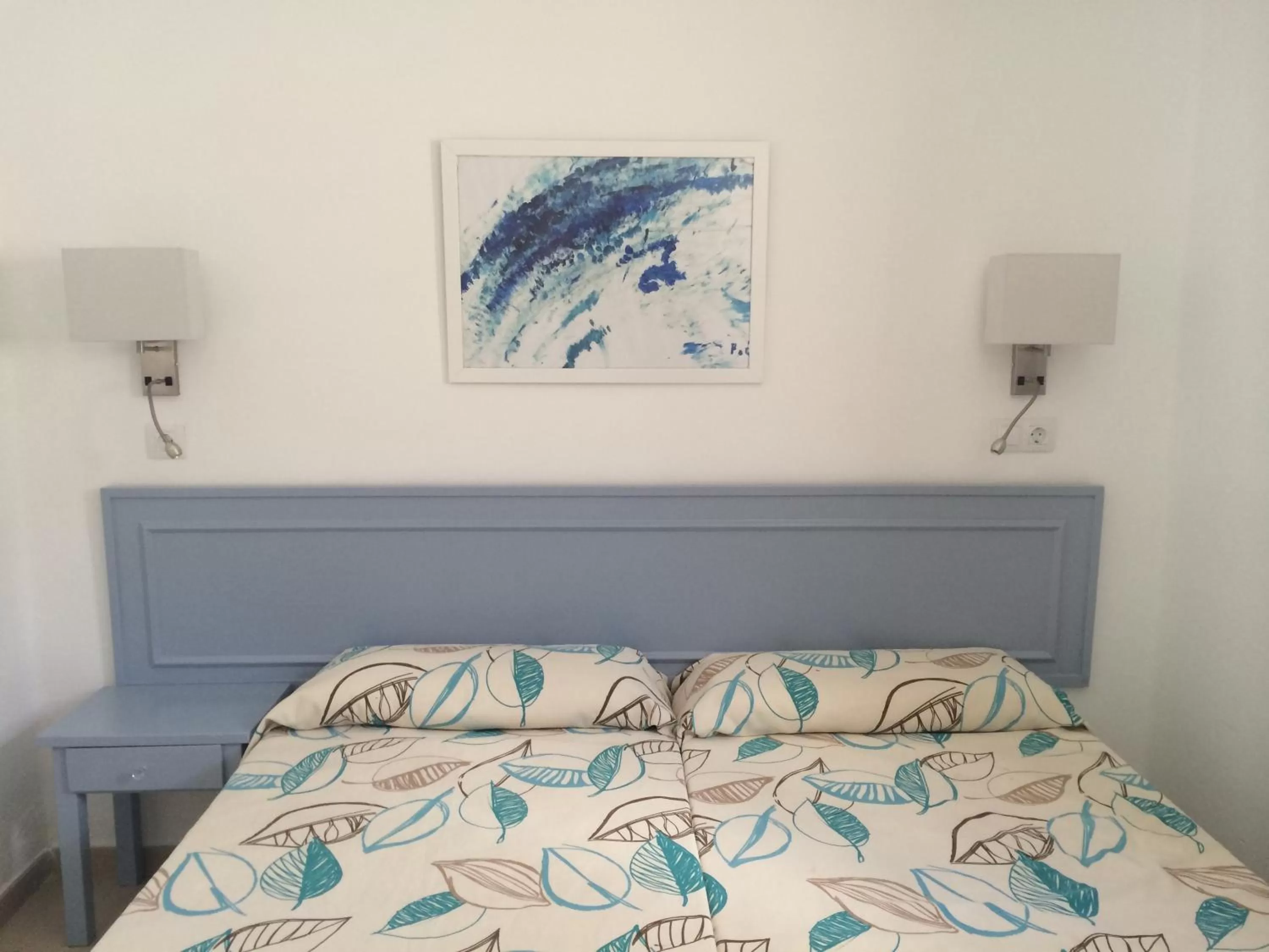 Bedroom, Bed in Los Tulipanes