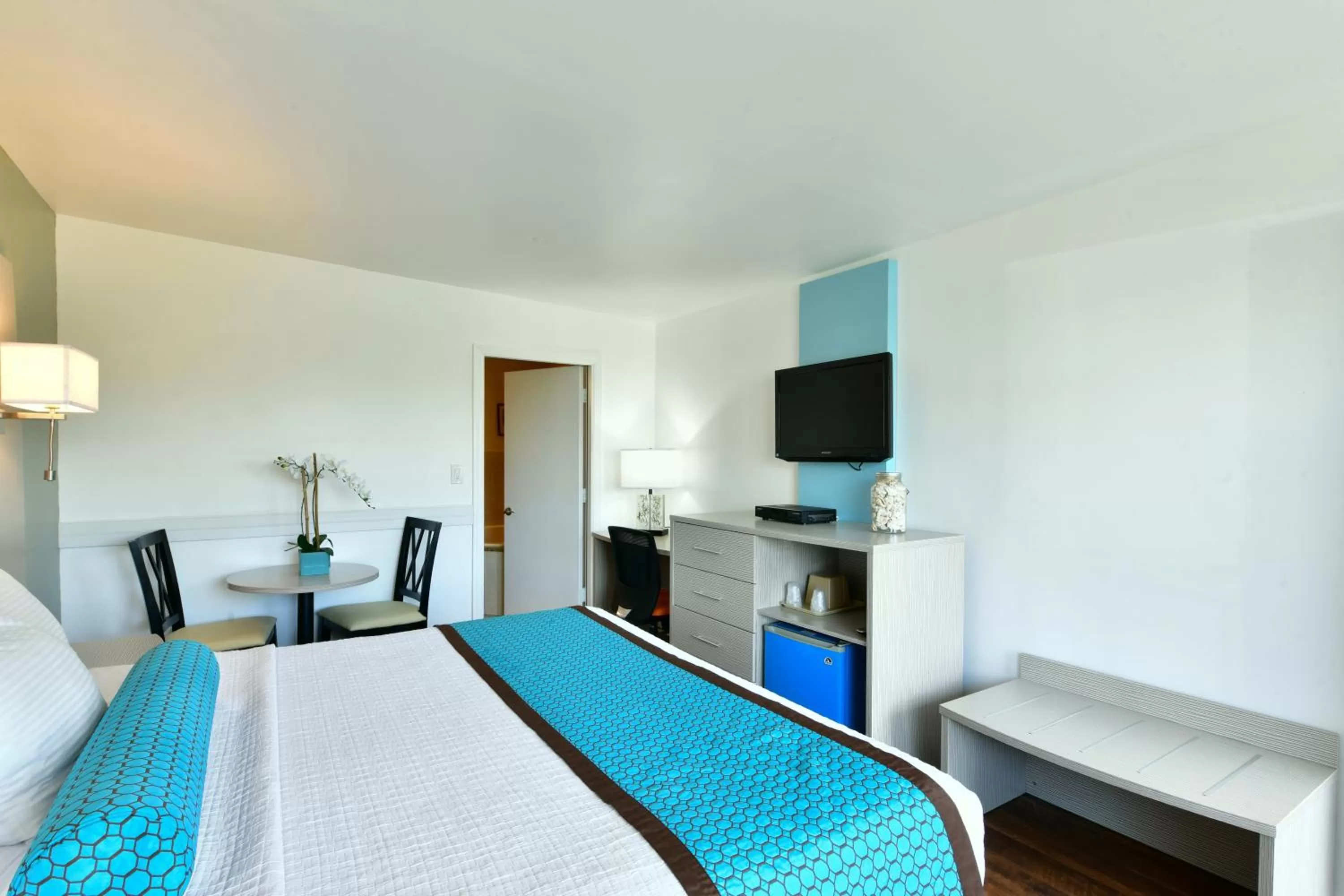 Bed in The Freeport Inn and Marina