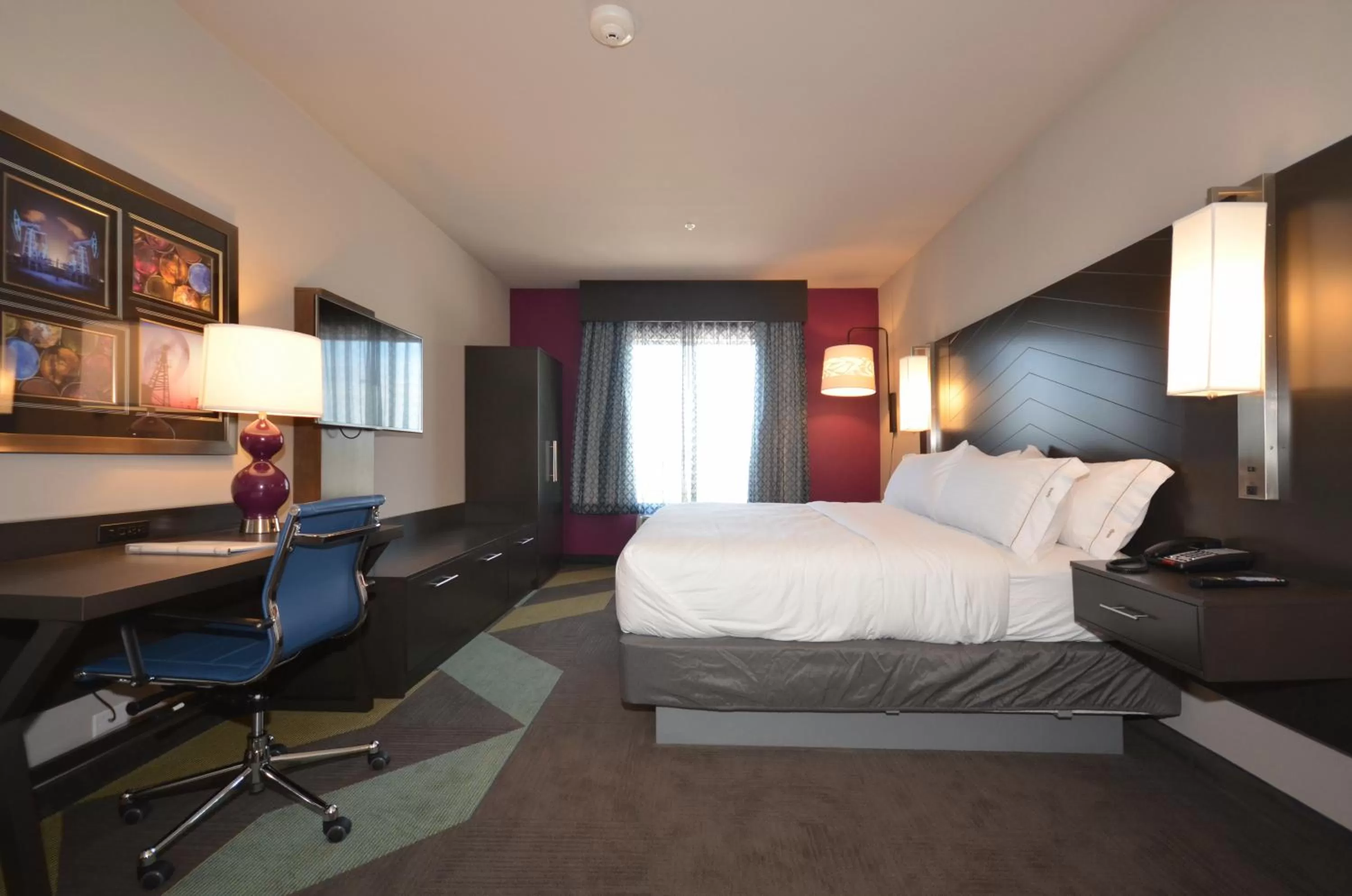 Standard Room in Holiday Inn Express & Suites Oklahoma City Mid - Arpt Area, an IHG Hotel