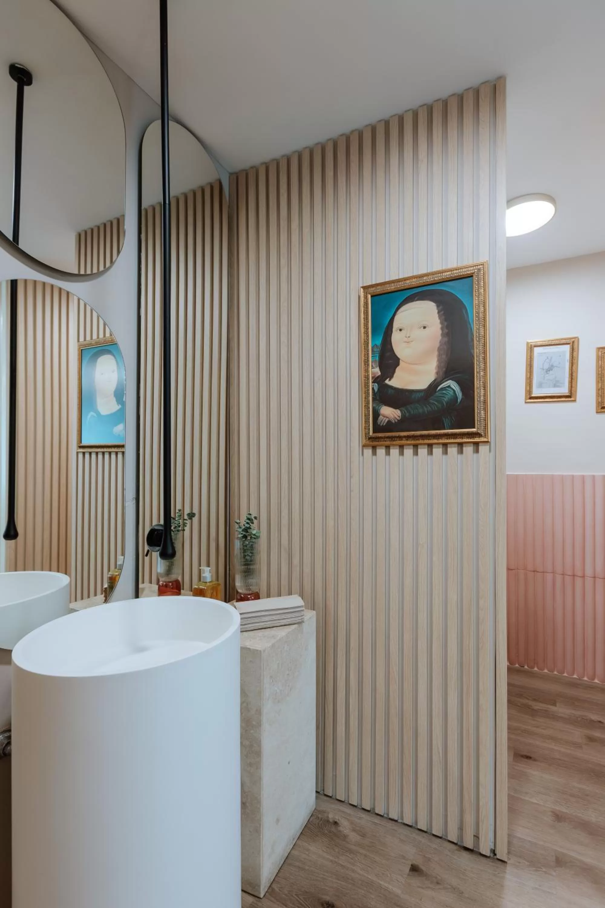 Bathroom in 1616 Hotel