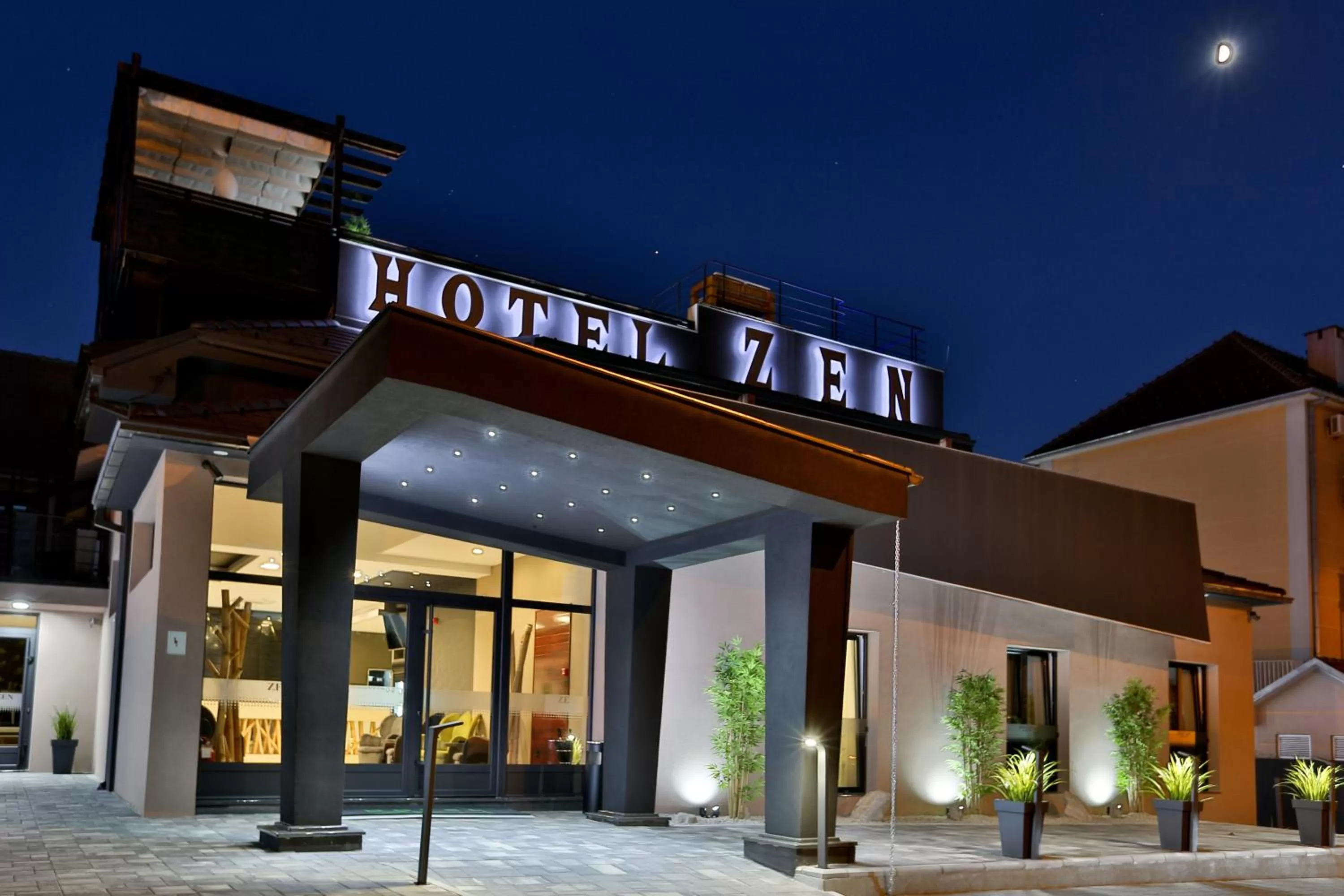 Facade/entrance in Garni Hotel Zen free parking