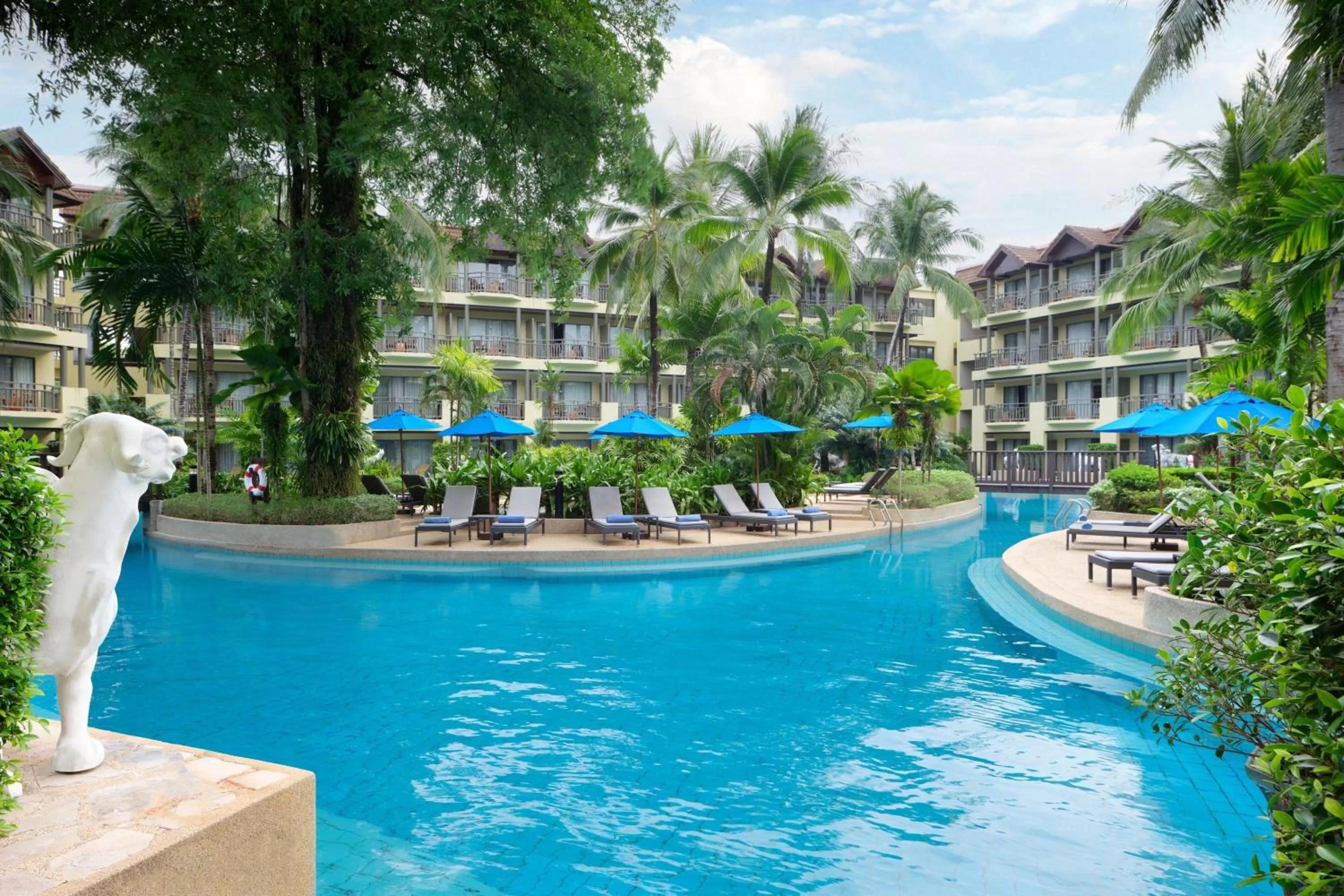 Swimming pool in Phuket Marriott Resort & Spa, Merlin Beach