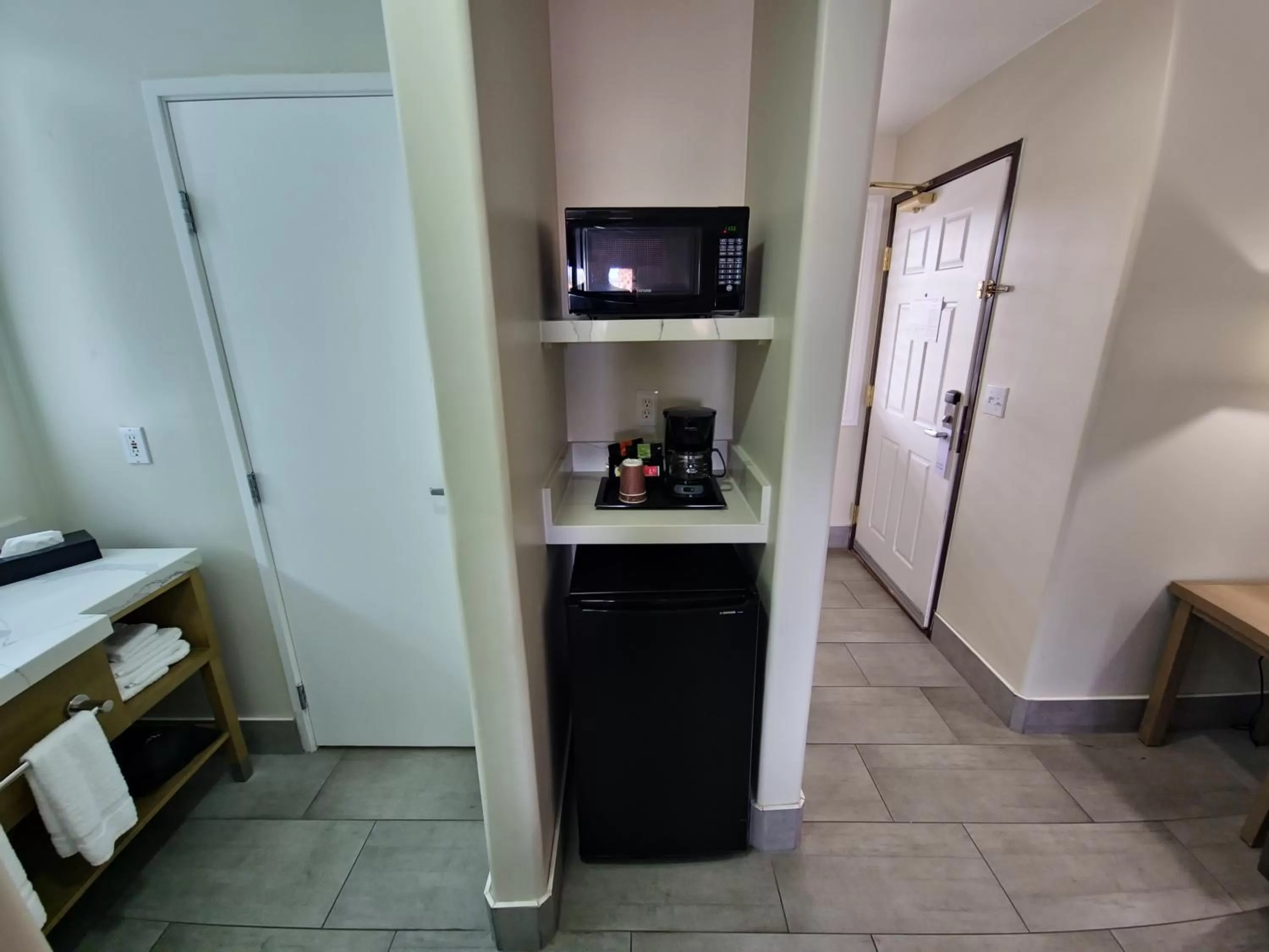 minibar in Los Viajeros Inn