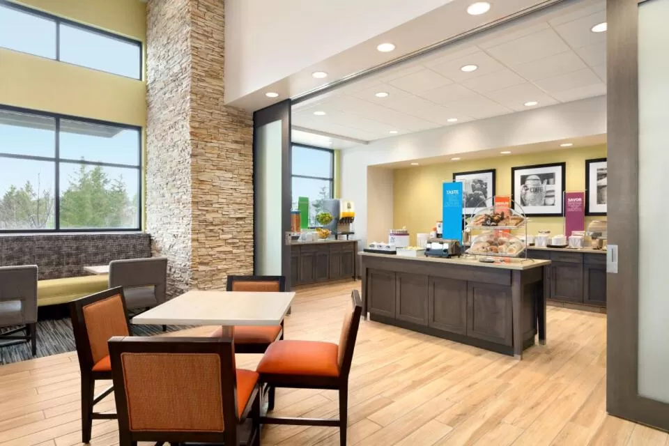 Breakfast in Snoqualmie Inn by Hotel America