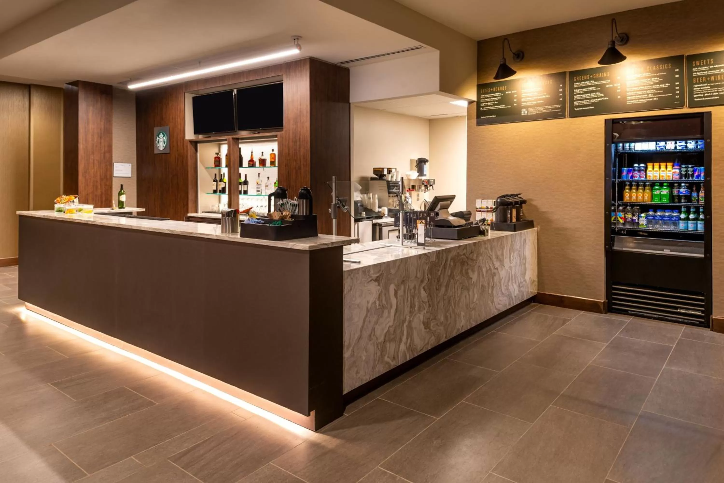 Lounge or bar in Courtyard by Marriott Charlotte Northlake