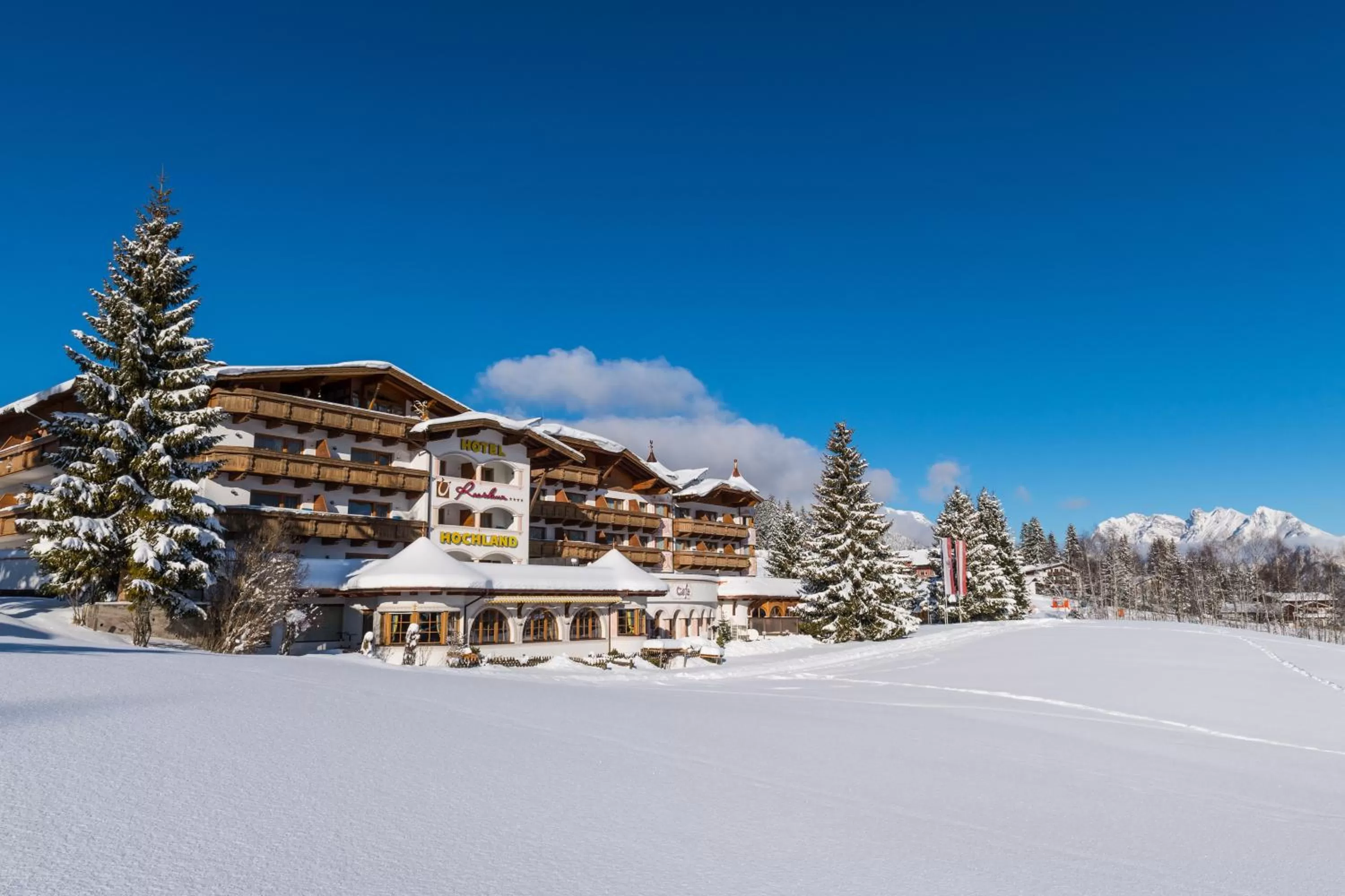 Facade/entrance, Winter in Hotel Residenz Hochland