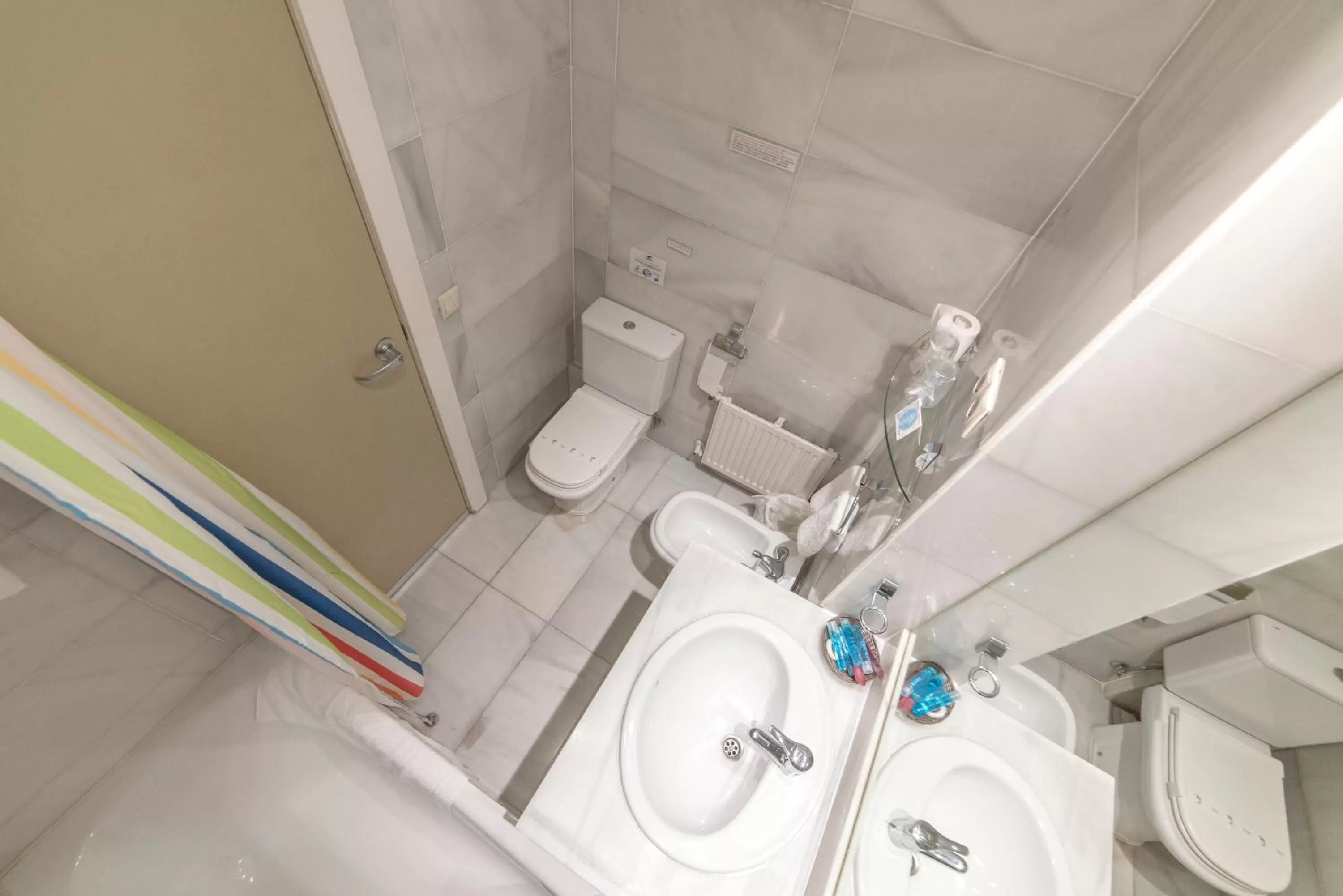 Shower in Hotel Concordy