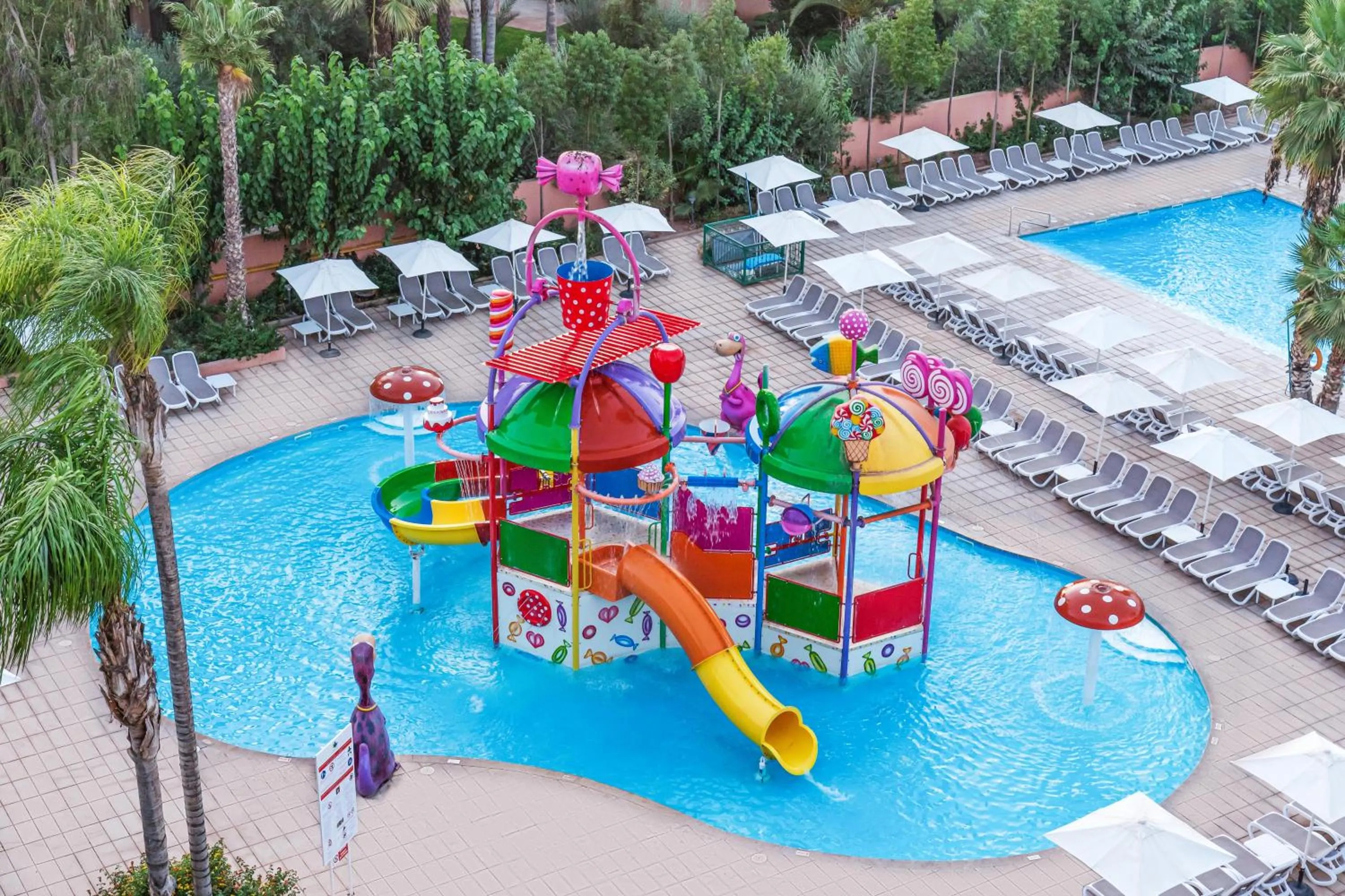 Swimming pool in Rose Aqua Park Hotel