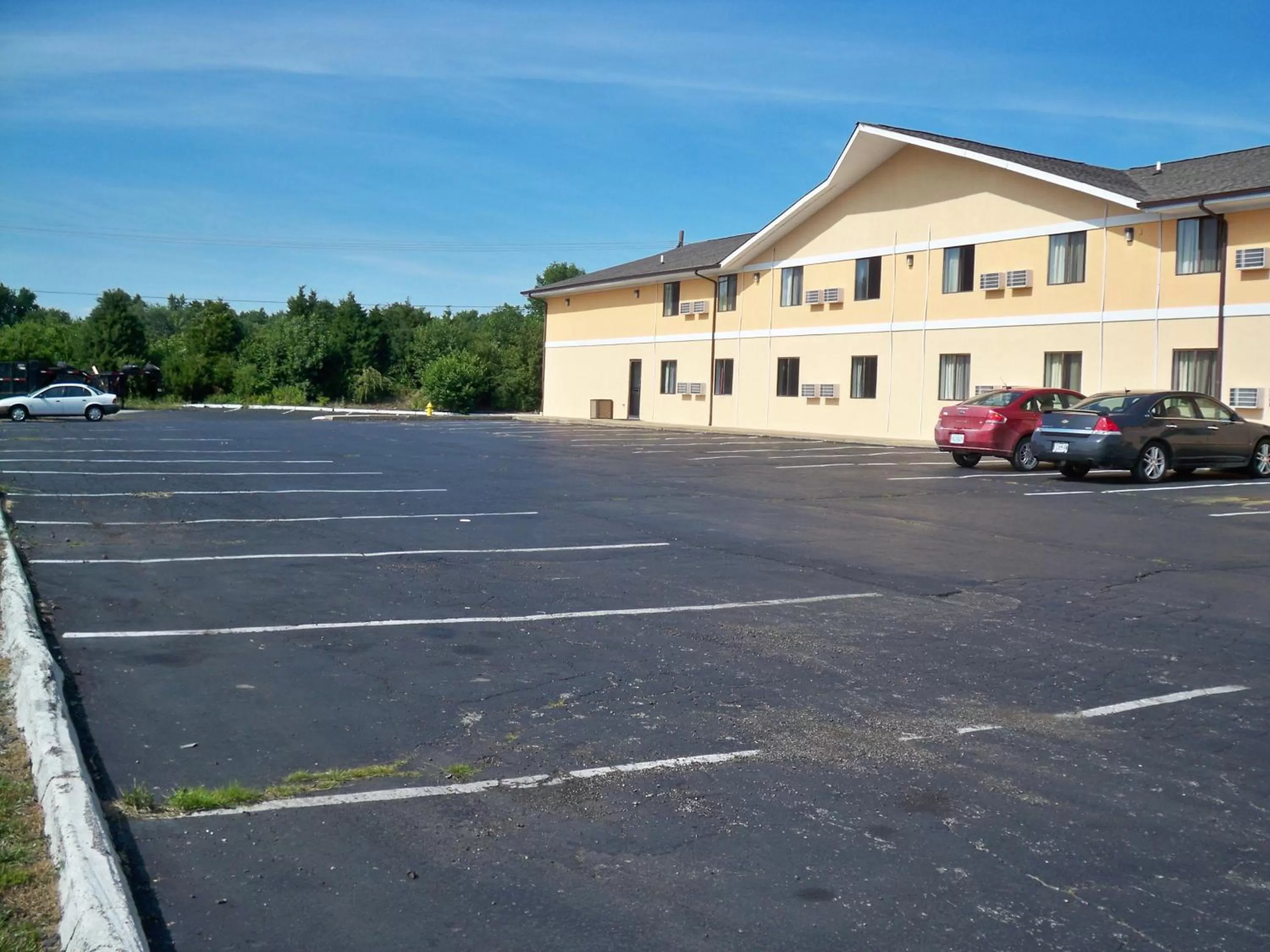Facade/entrance in Economy Inn Wentzville