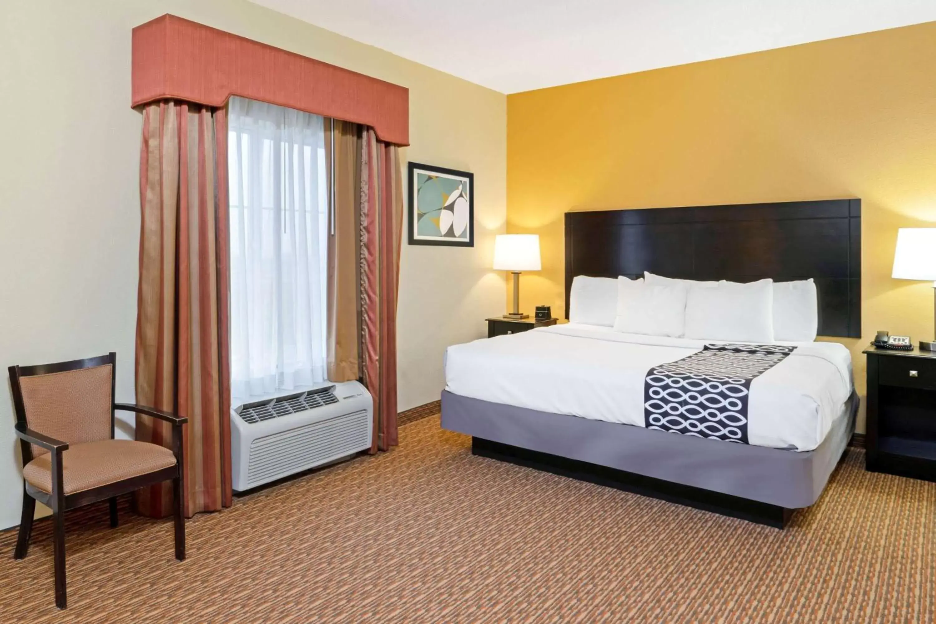 Presidential Suite - Non-Smoking in La Quinta by Wyndham Stillwater -University Area Presidential Suite - Non-Smoking in La Quinta by Wyndham Stillwater -University Area