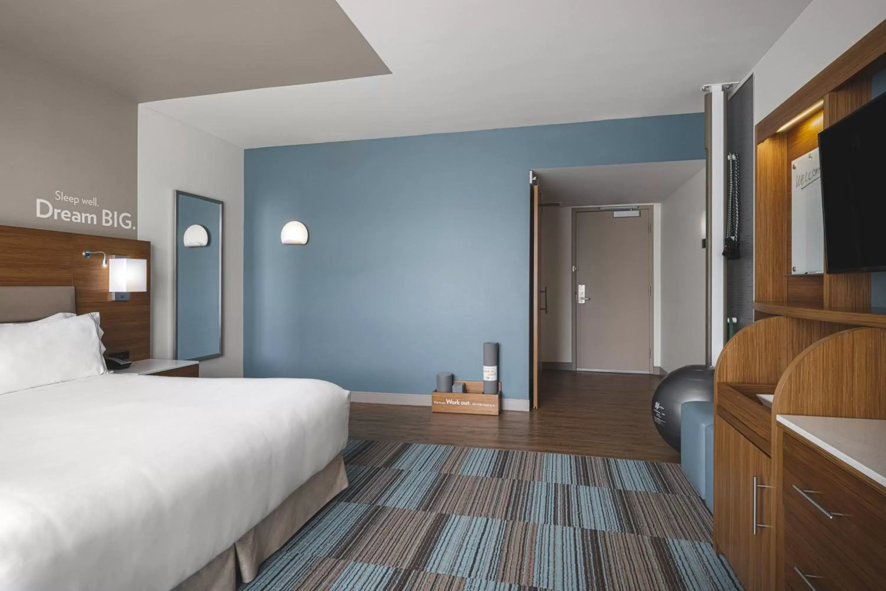 King Room - Mobility Access/Hearing Accessible in EVEN Hotel Seattle Downtown - Lake Union by IHG King Room - Mobility Access/Hearing Accessible in EVEN Hotel Seattle Downtown - Lake Union by IHG