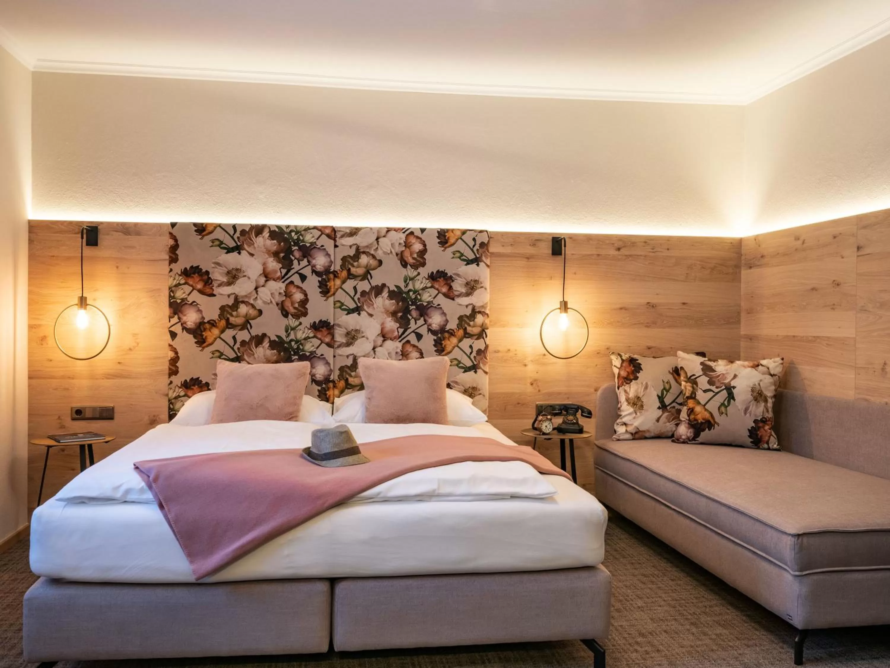 Property building, Bed in Hotel Jägerhof und Jagdhaus