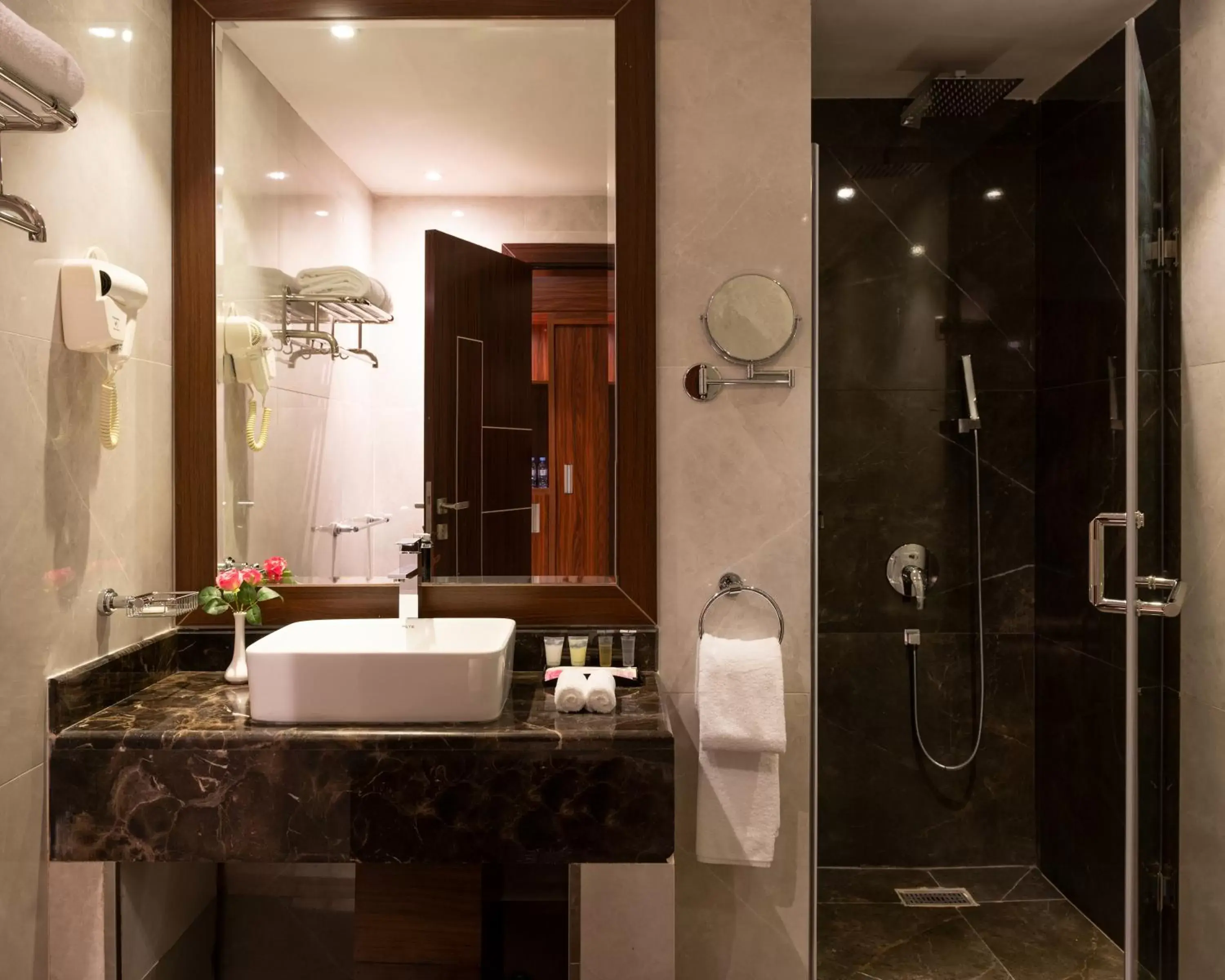 Queen Room in Seasons Park Hotel Queen Room in Seasons Park Hotel