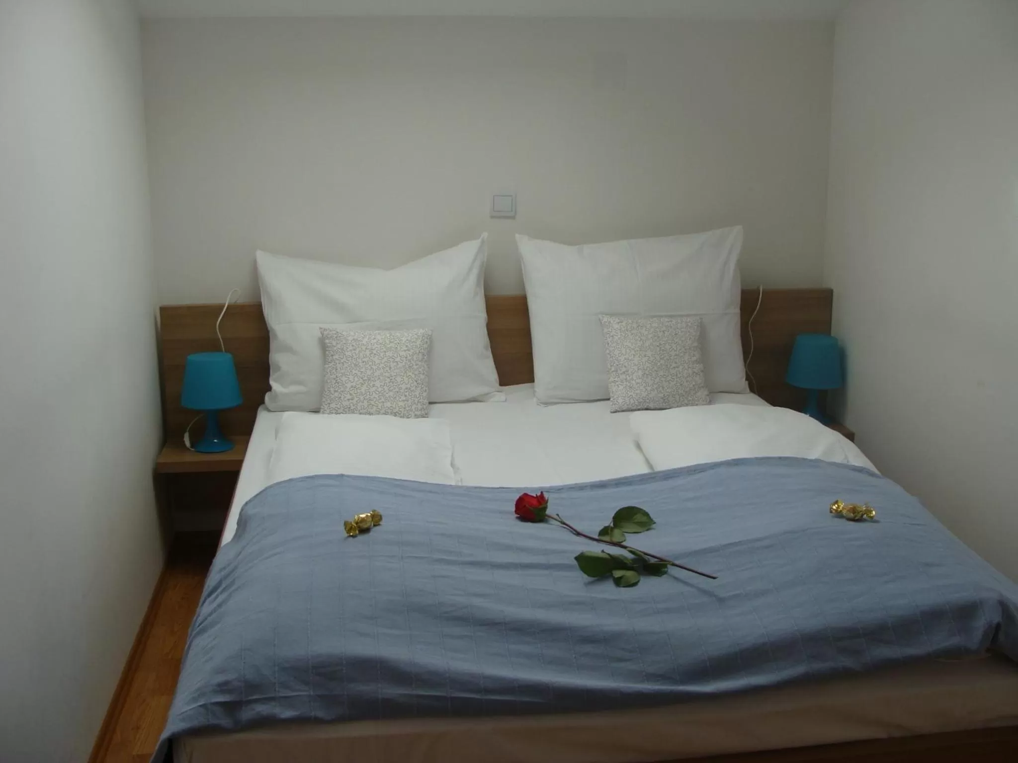 Photo of the whole room, Bed in Lugarnica