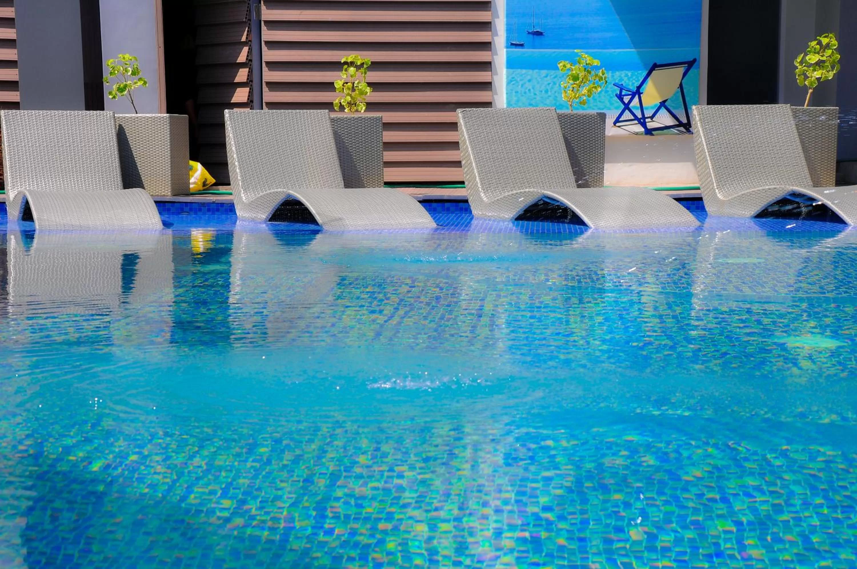 Swimming pool in Eloisa Royal Suites