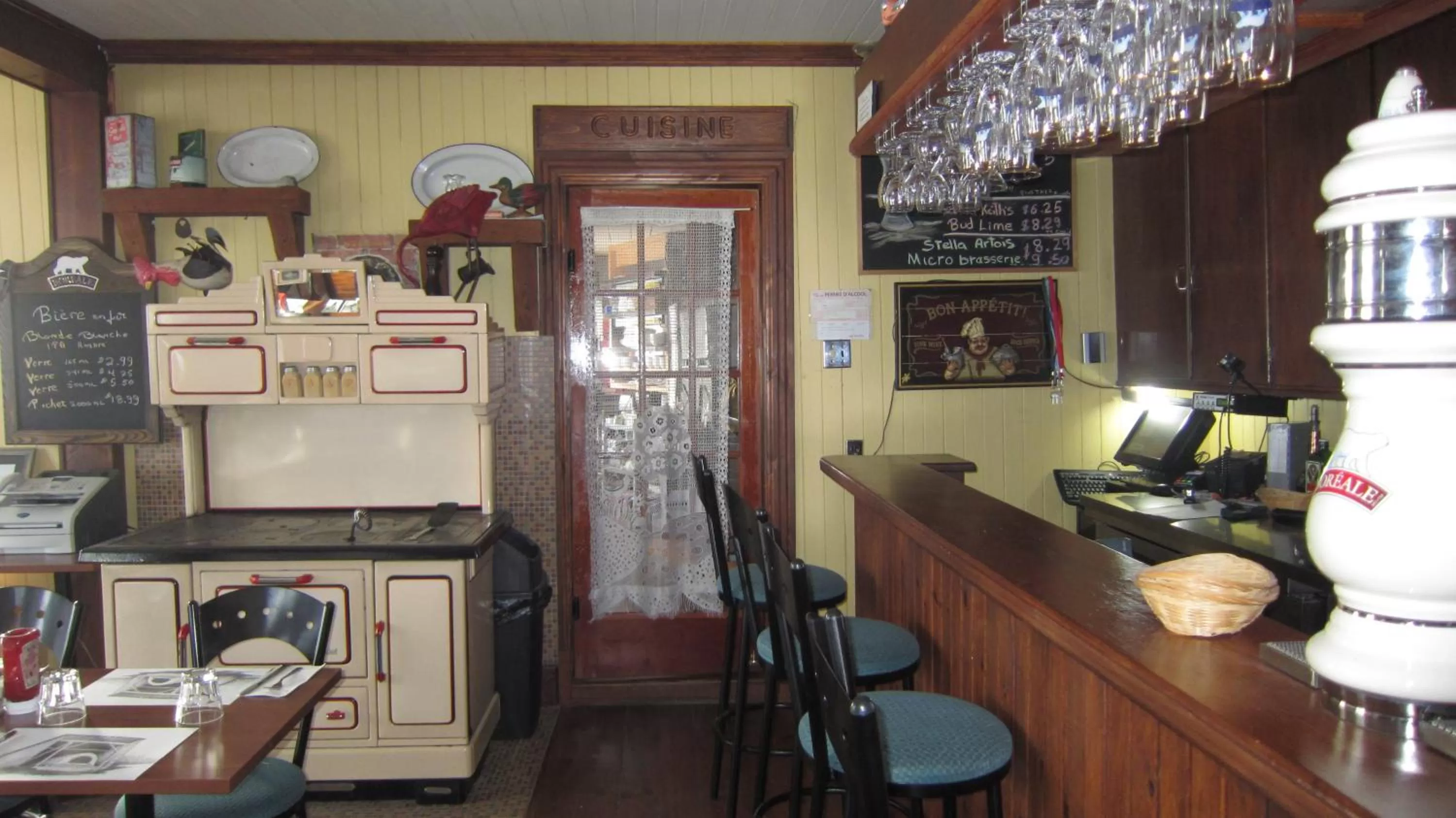 Lounge or bar in Auberge Le Four à Pain