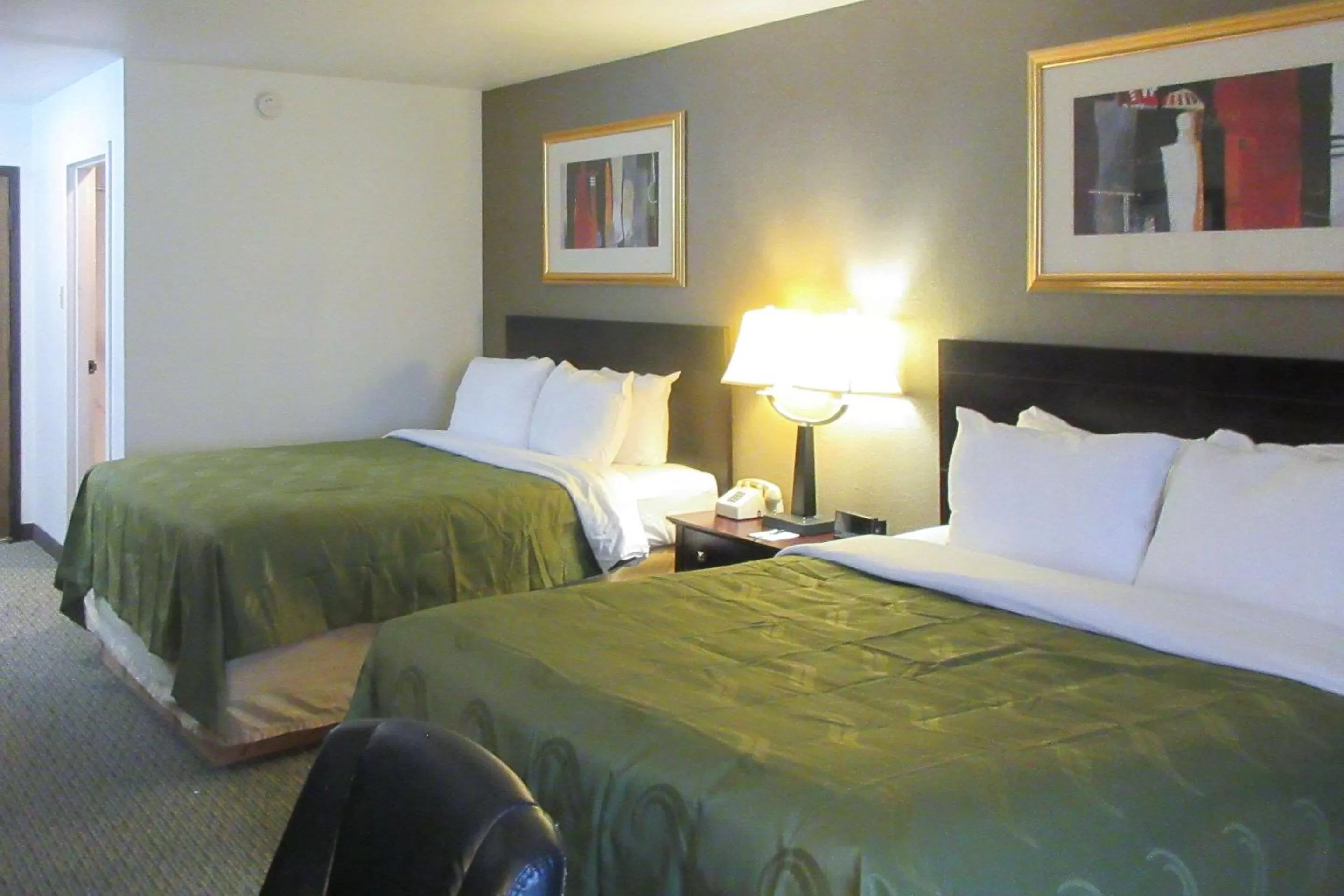 Photo of the whole room, Bed in Quality Inn Longmont