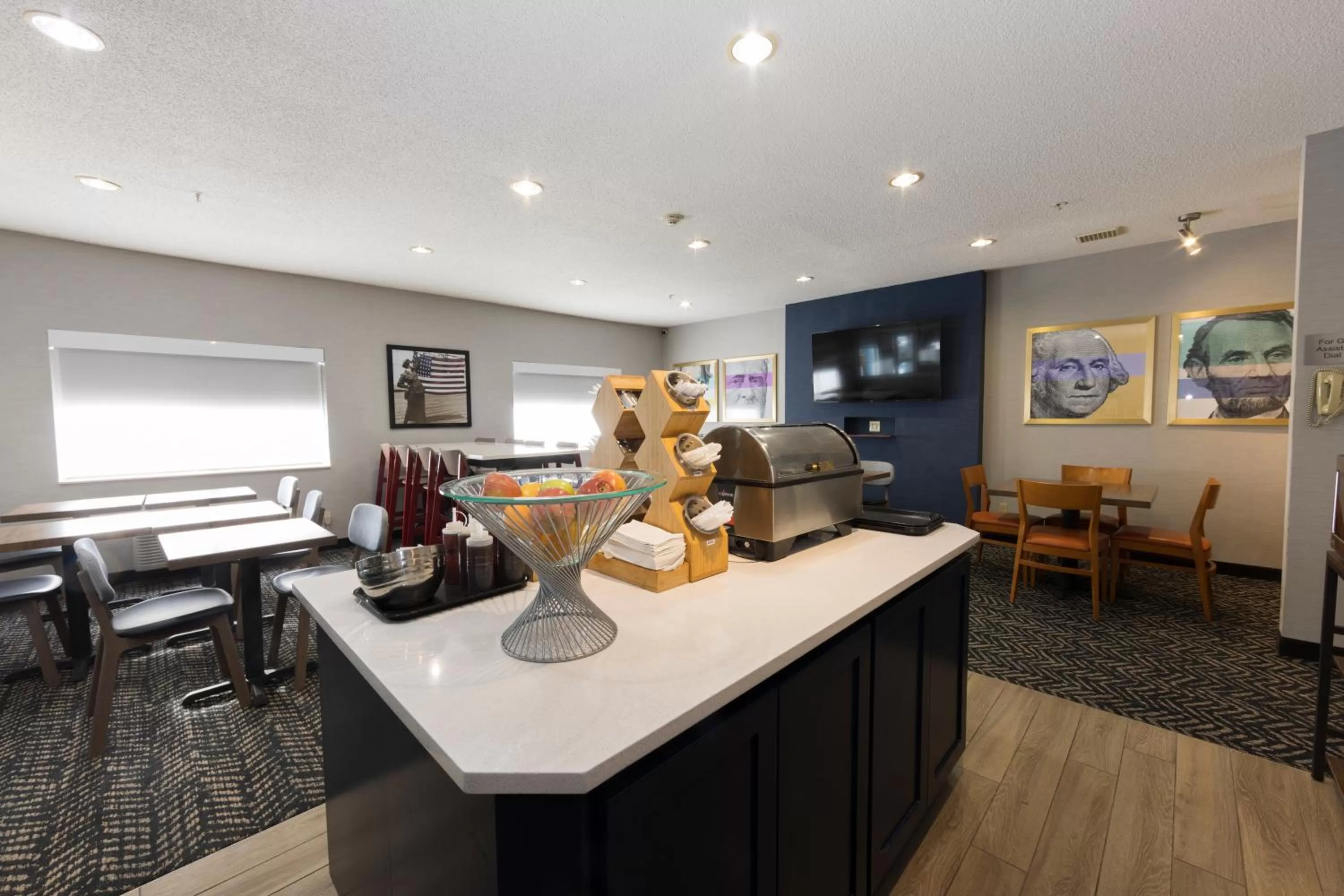 Breakfast in AmericInn by Wyndham Duluth