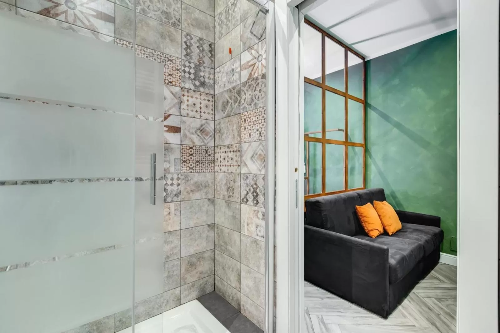 Shower in Ripetta Deluxe Suites