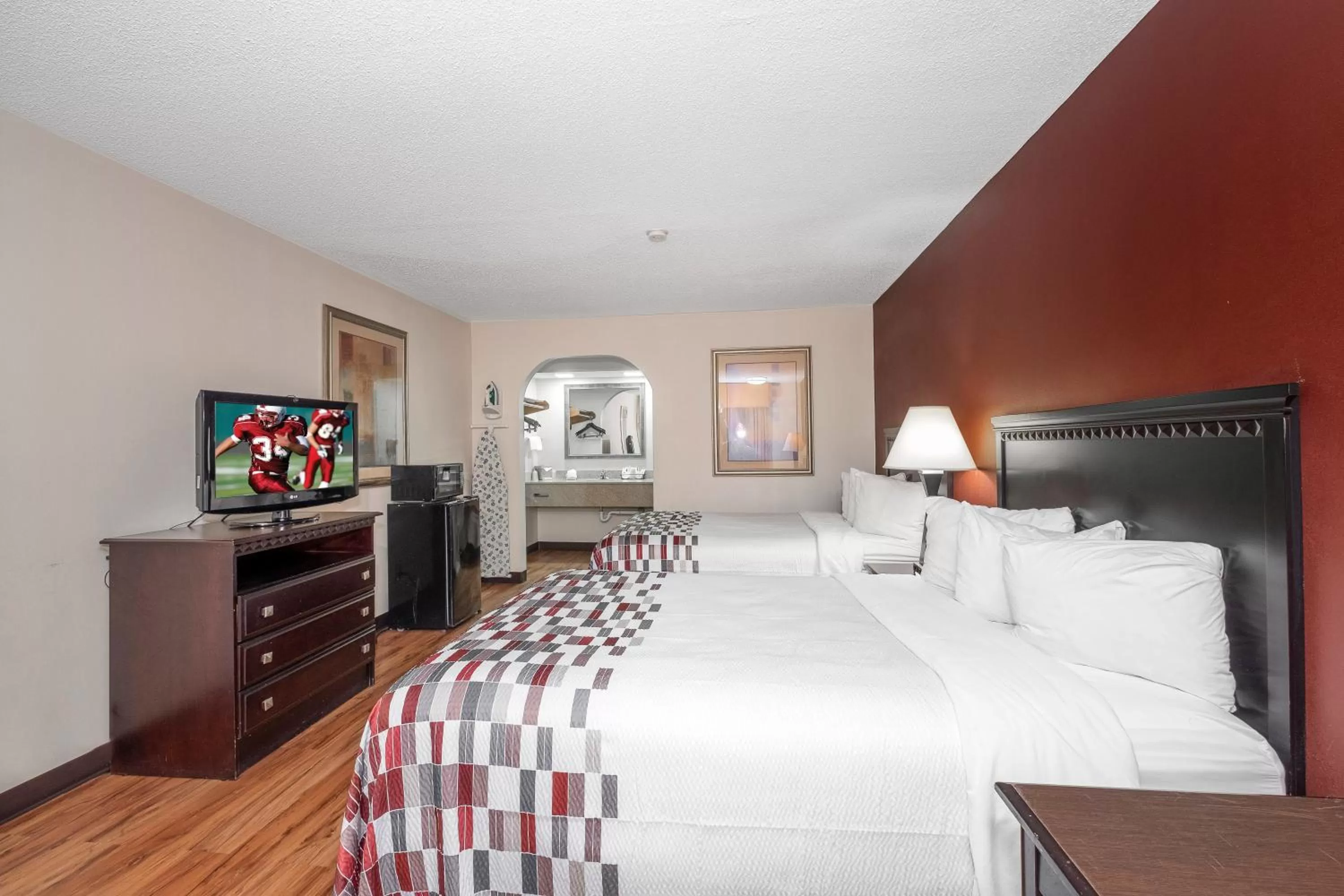 Photo of the whole room in Red Roof Inn & Suites Oxford